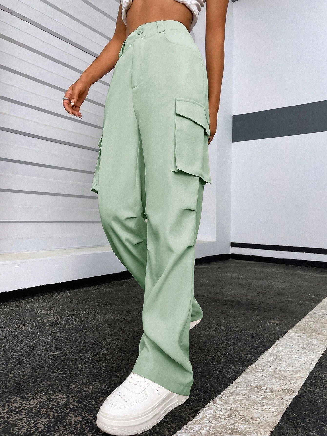 Regular Fit High Waist Cargo Pants – lifestyle view 28
