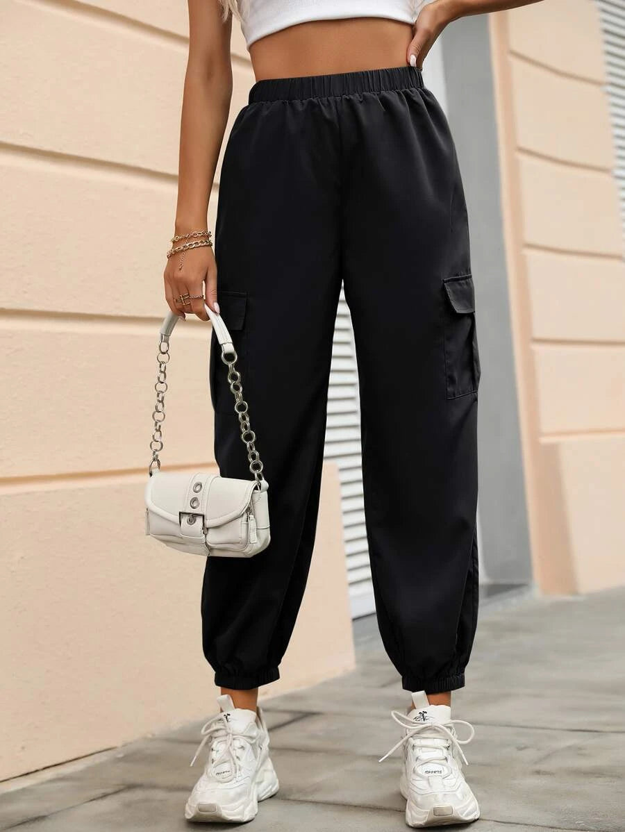 Solid Colored Flap Pocket Side Cargo Pants in Black – waistband detail