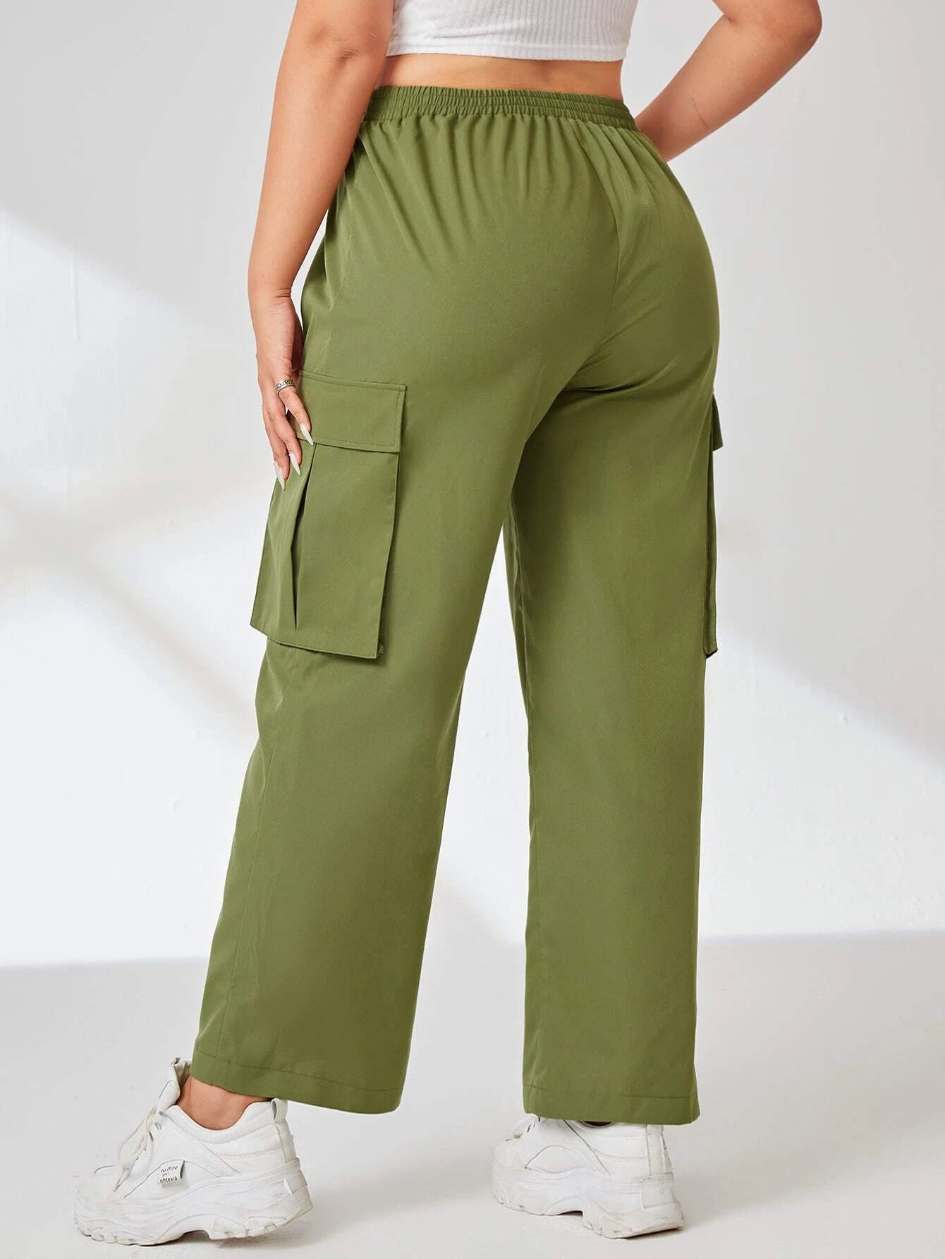 Flap Pocket Side Cargo Pants in Green – side profile view