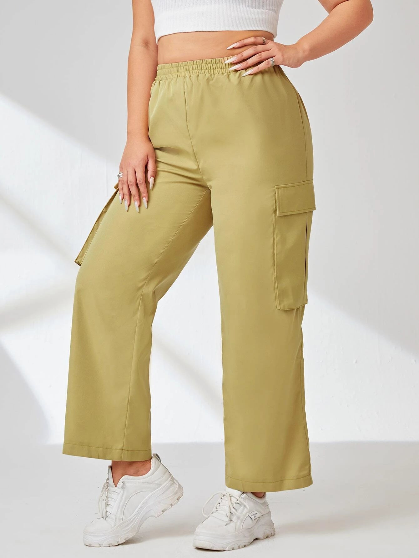 Flap Pocket Side Cargo Pants in Green – fabric detail close-up