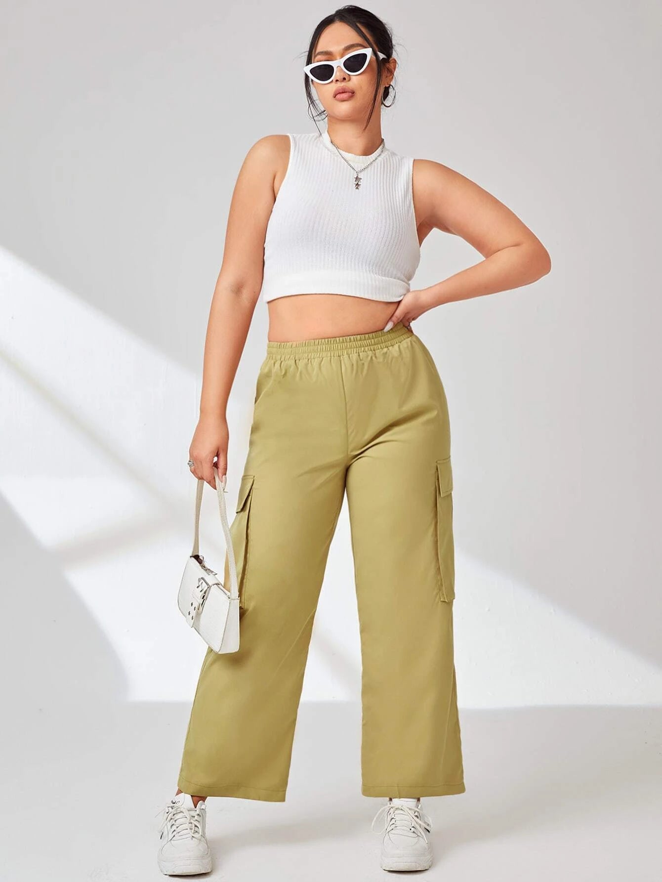 Side Cargo Pants With Flap Pockets – fabric detail close-up