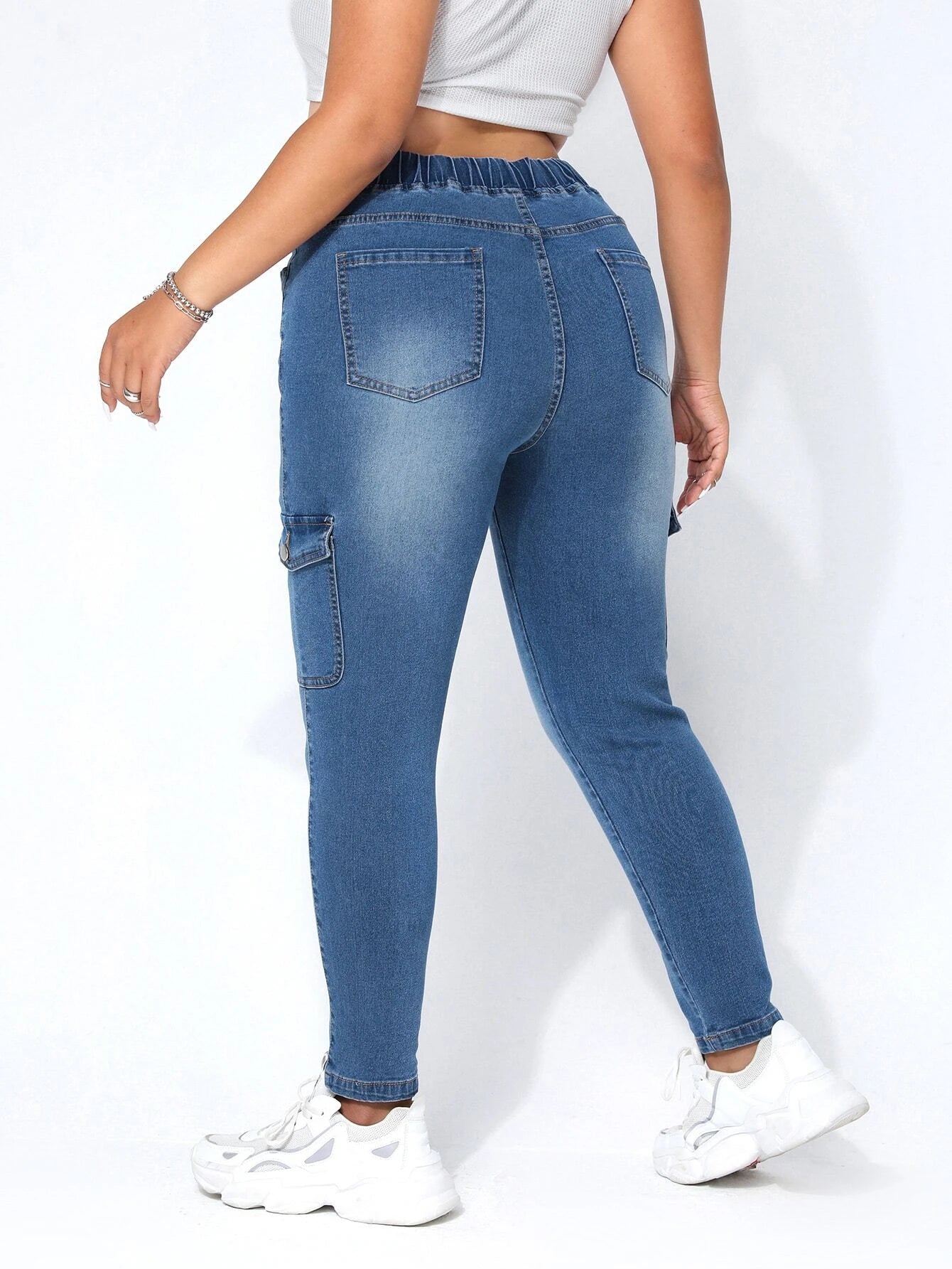 Versatile Drawstring Waist Cargo Jeans – back view detail
