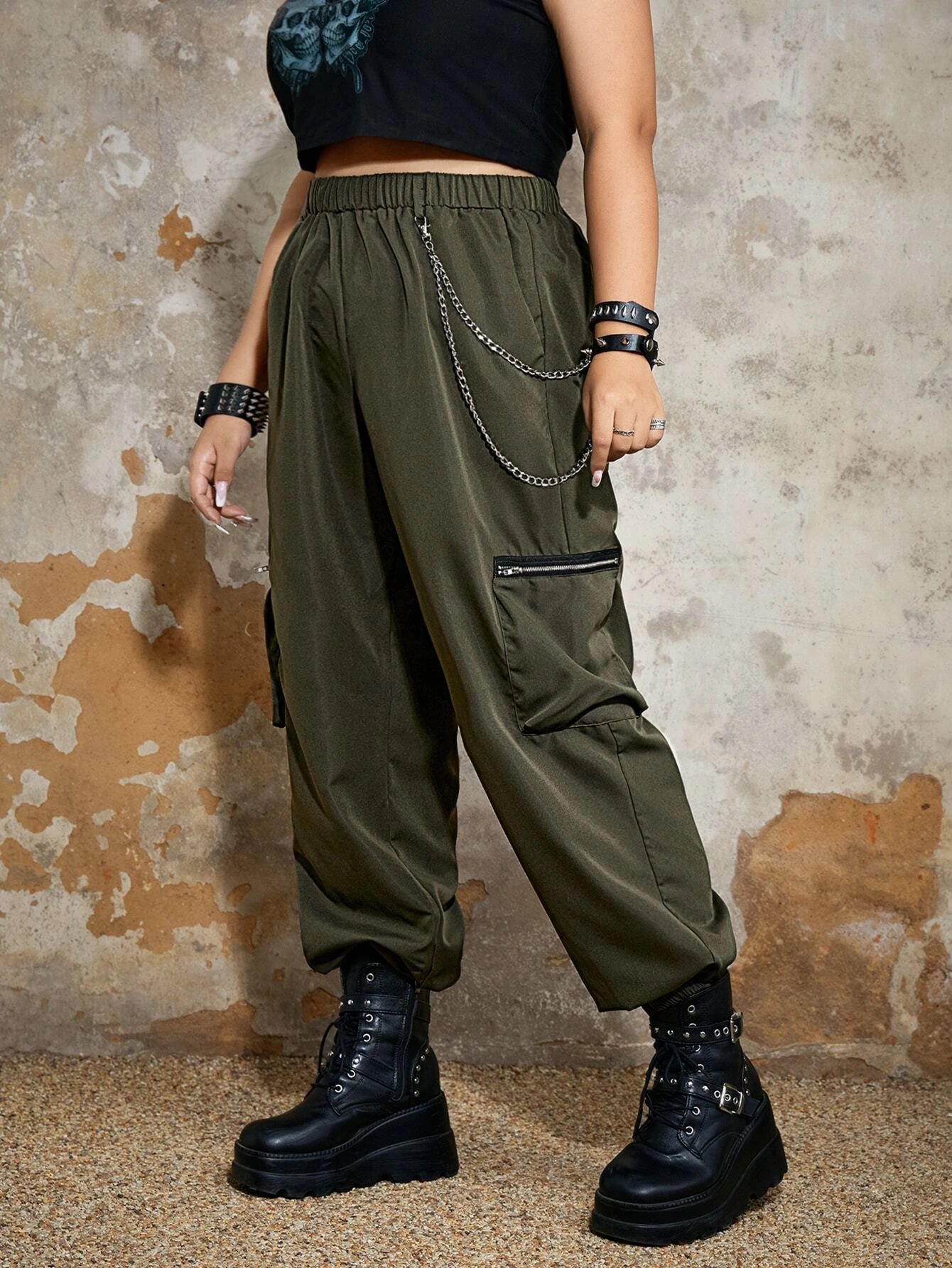 Zip Pocket Side Cargo Pants – pocket detail close-up
