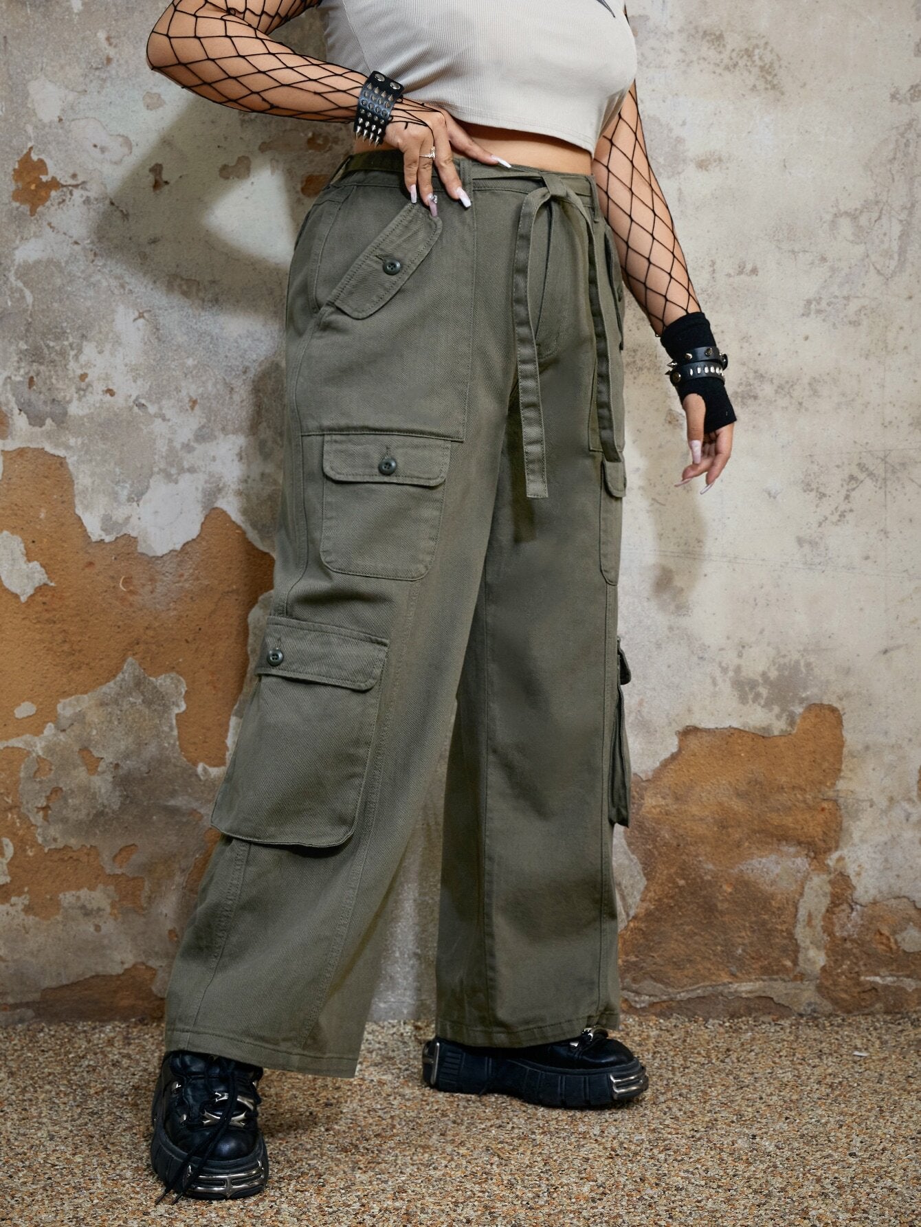 Flap Pocket Belted Cargo Jeans – pocket detail close-up