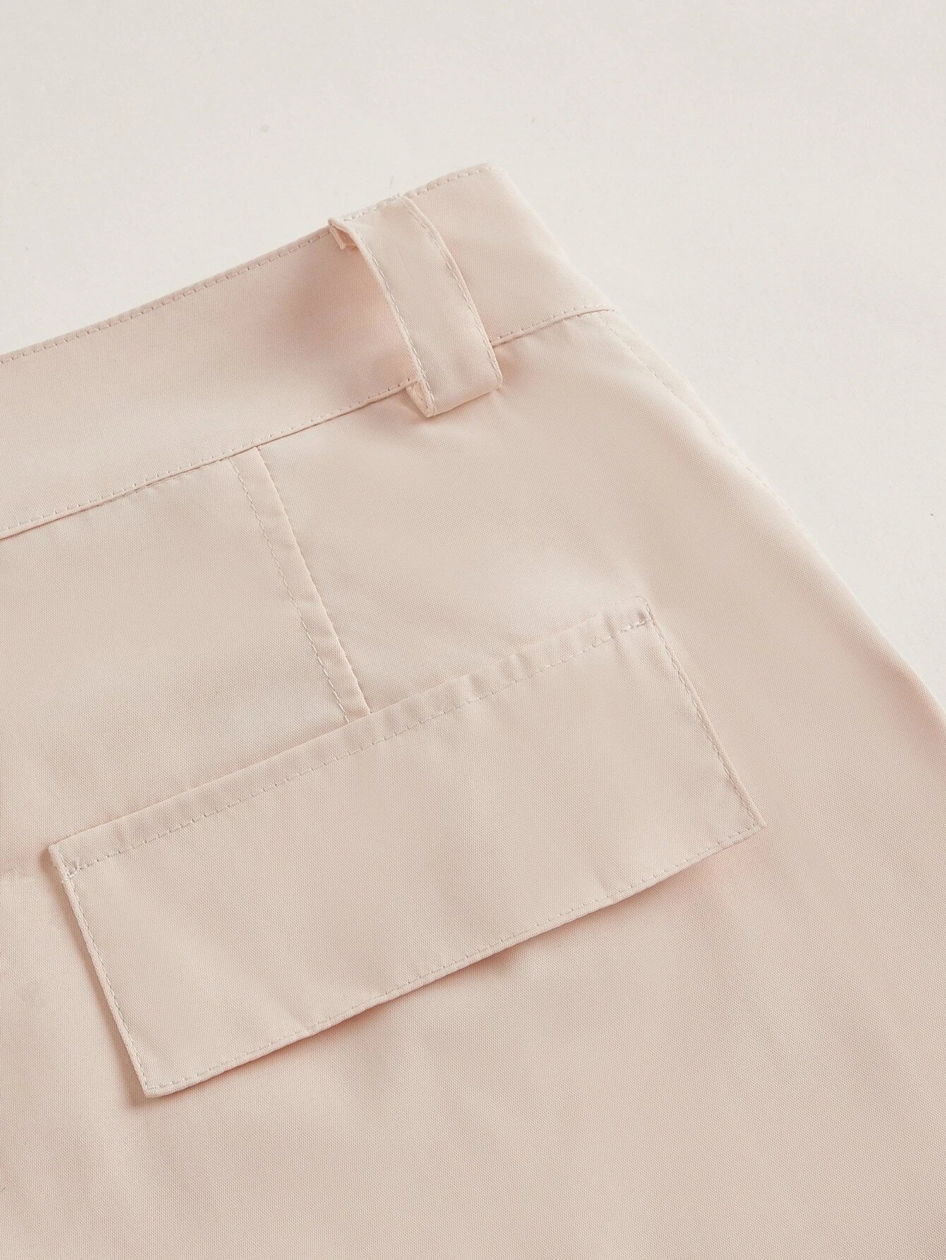 Plain Flap Pocket Cargo Pants – pocket detail close-up