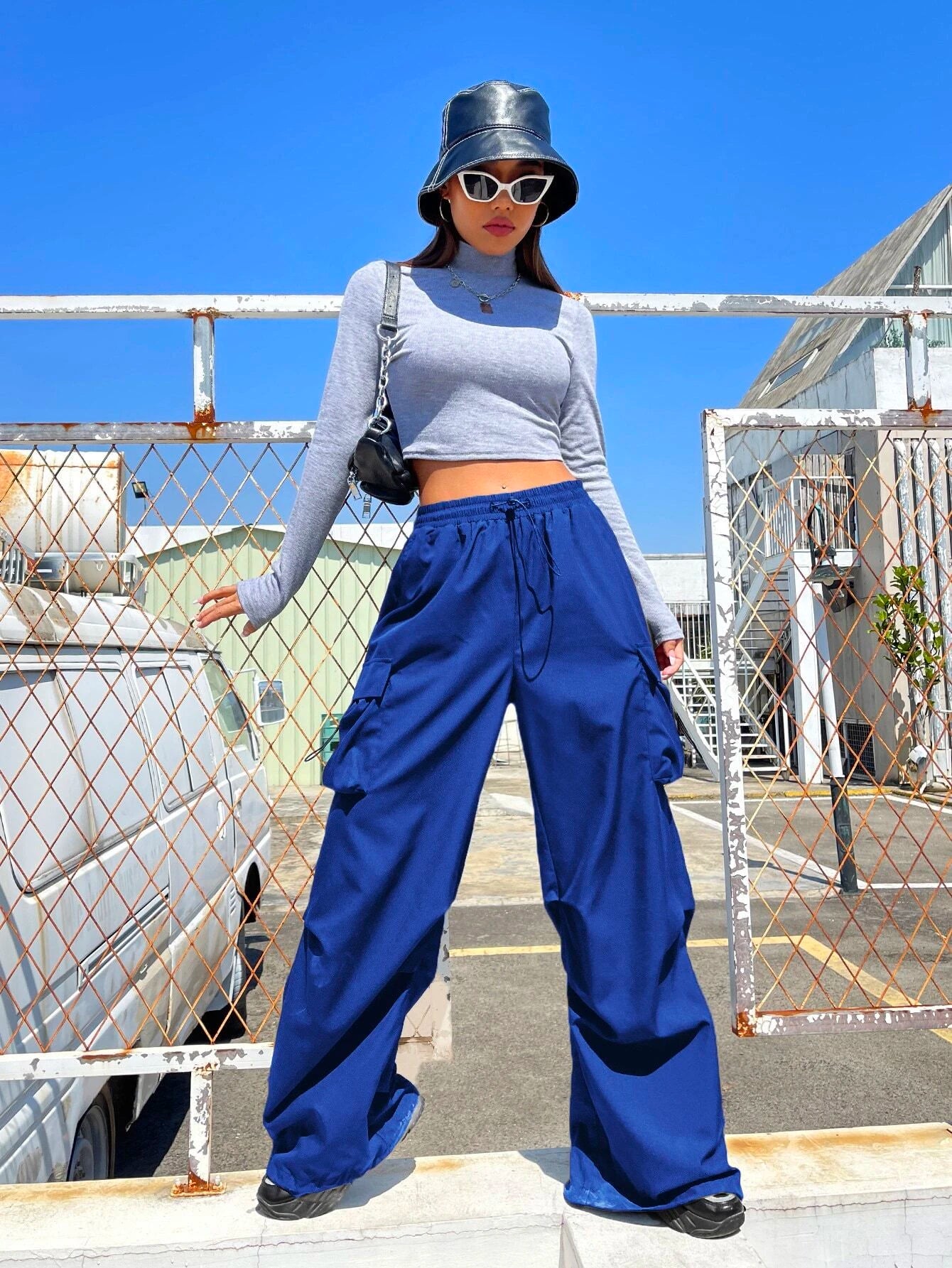 Drawstring Waist Regular Fit Casual Cargo Pants – lifestyle view 23