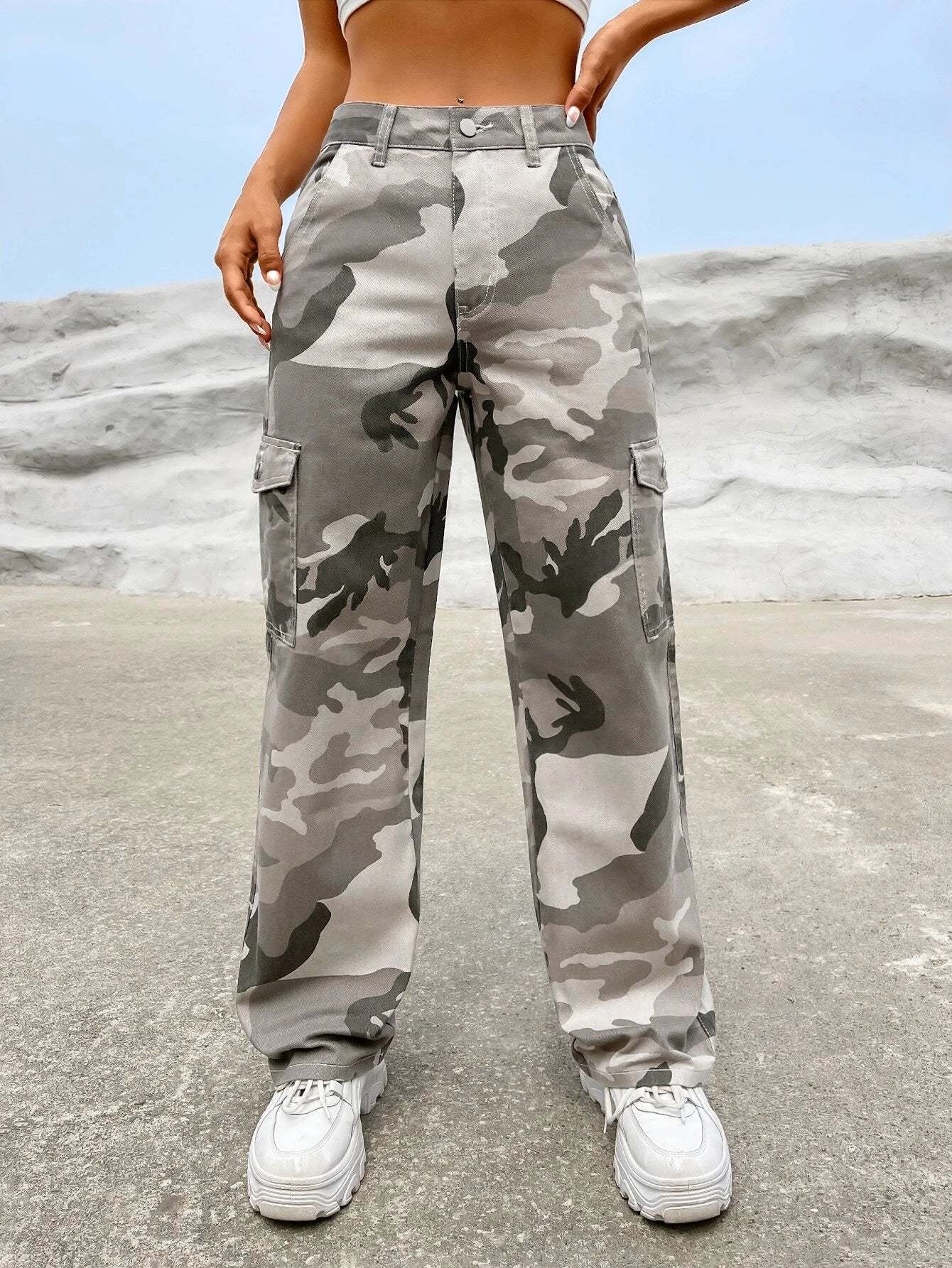Camo Print Flap Pocket Side High Waist Cargo Jeans