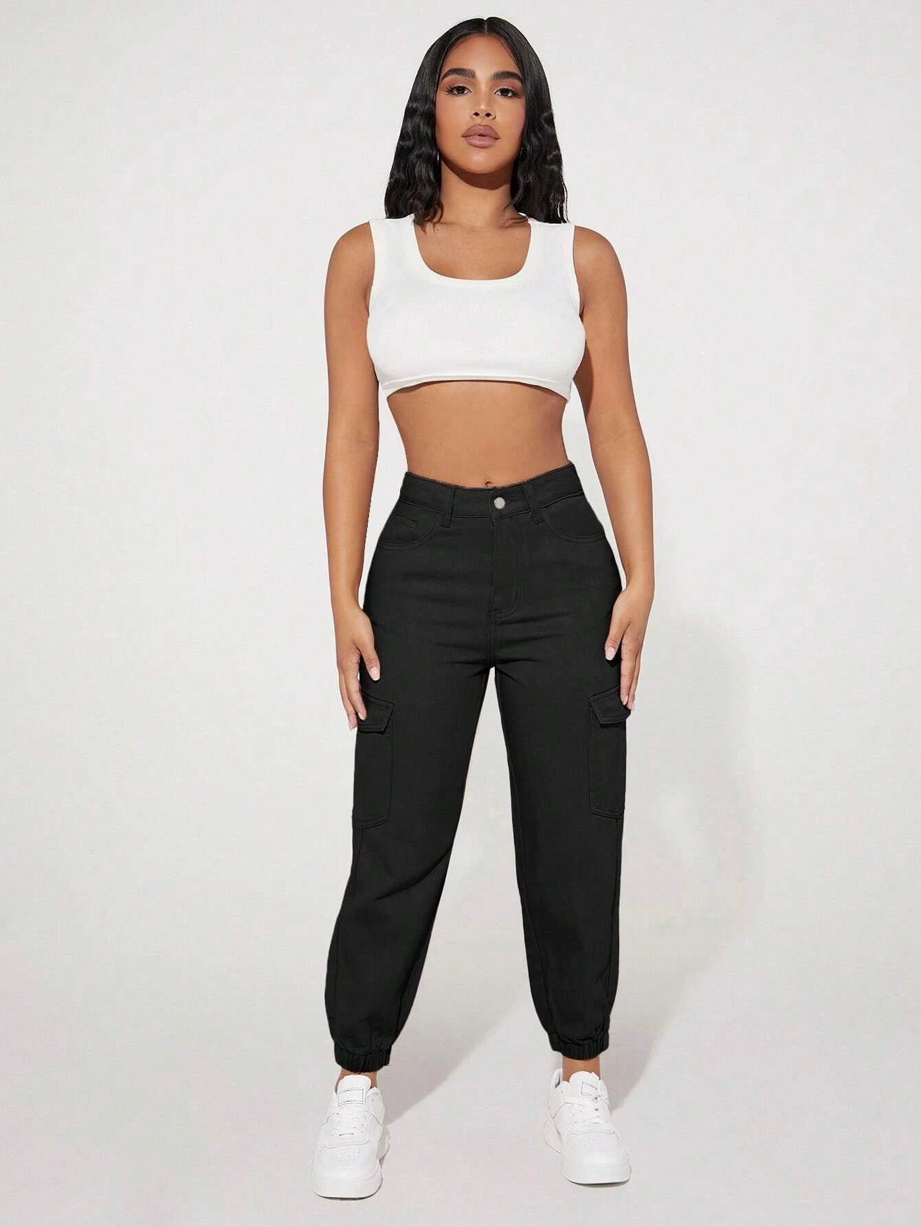Plain Flap Pocket Jogger Cargo Jeans – pocket detail close-up