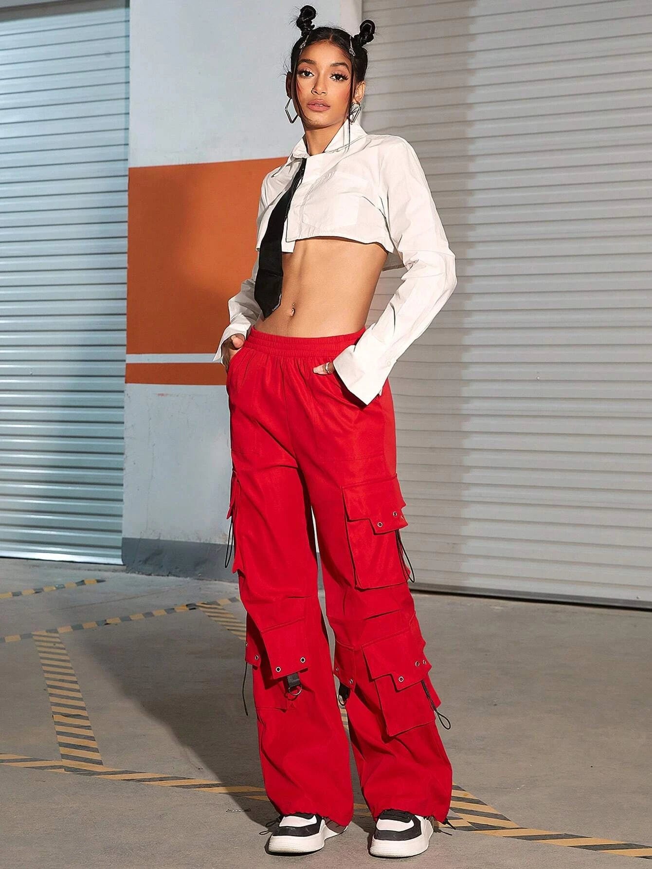 Flap Pocket Drawstring Hem Cargo Parachute Pants in Black – full length outfit view