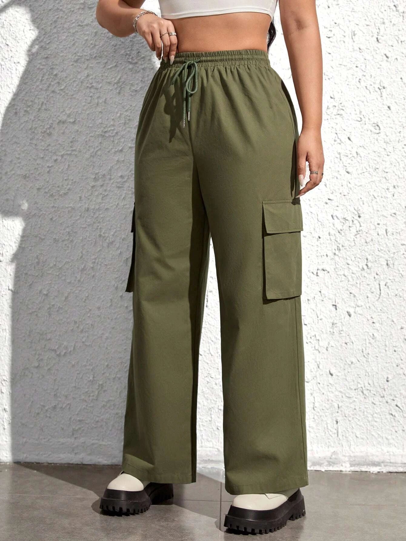 Casual Flap Pocket Side Drawstring Waist Cargo Pants – back view detail