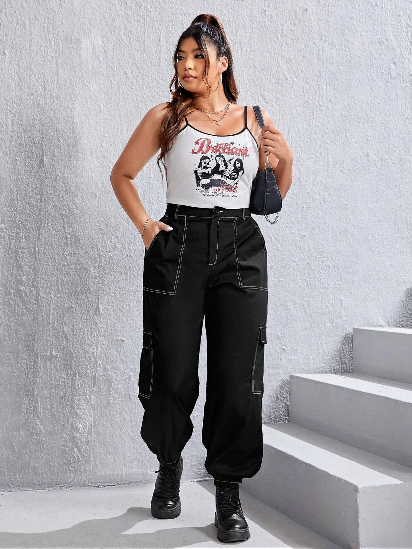 Top Stitching Flap Pocket Side Cargo Pants in Black – pocket detail close-up