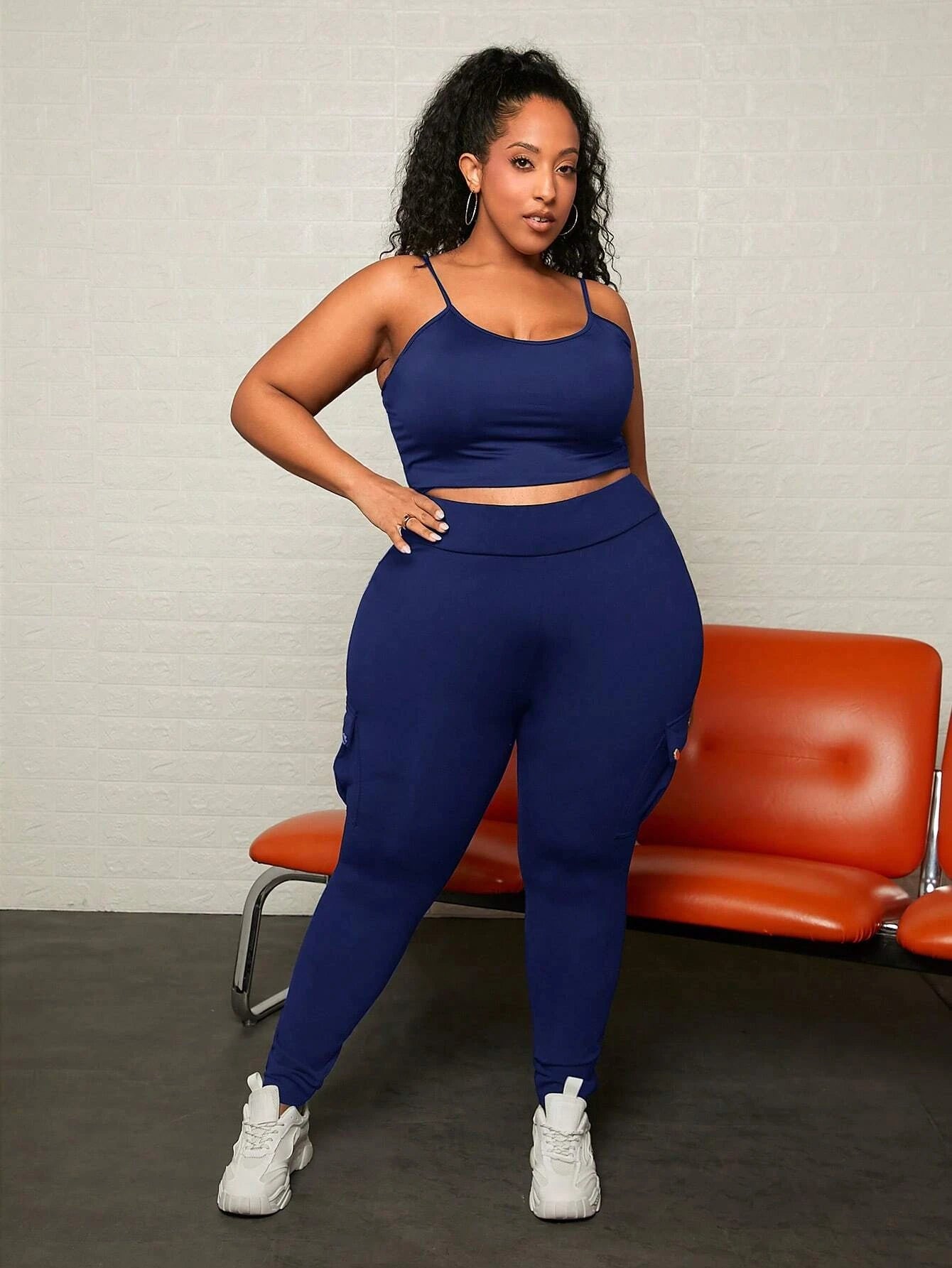 Form Fitting High Waist Cargo Pants – fabric detail close-up