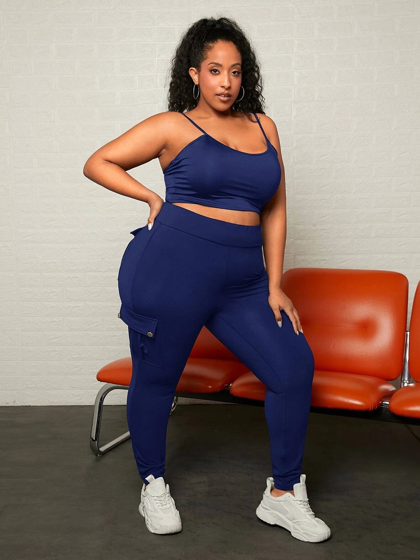 Form Fitting High Waist Cargo Pants – fit and style view