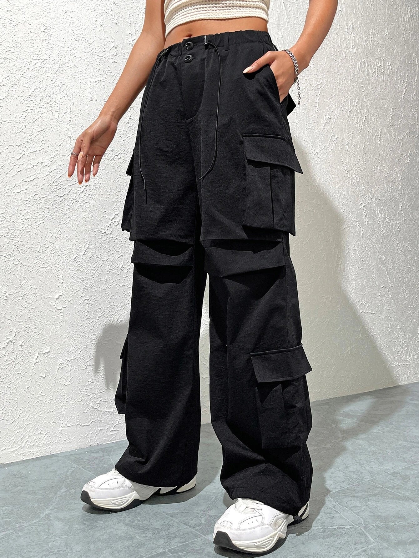 Flap Drawstring Pocket Side Cargo Pant – waistband detail
