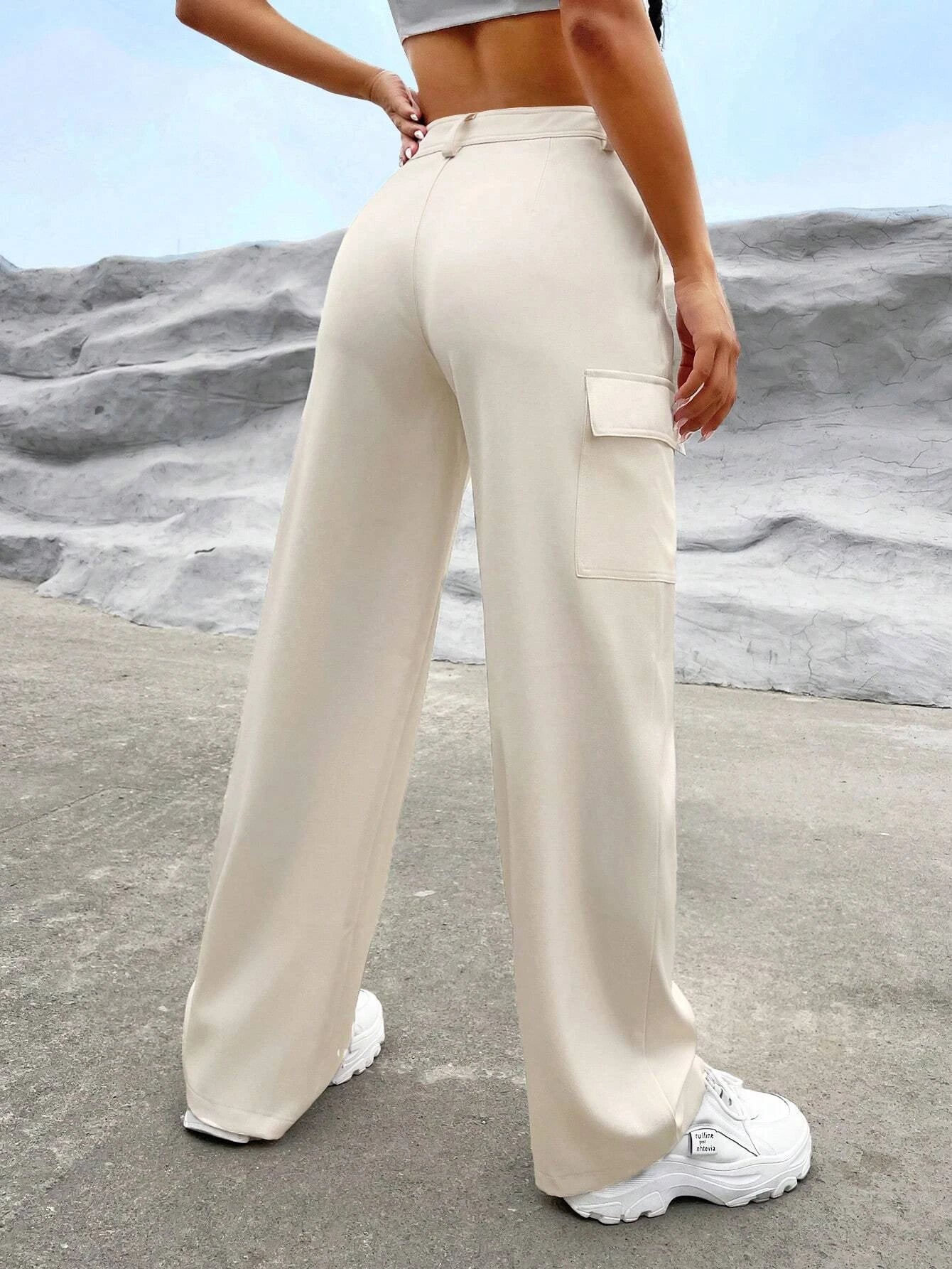 Extra Long Flap Pocket Cargo Pants – back view detail