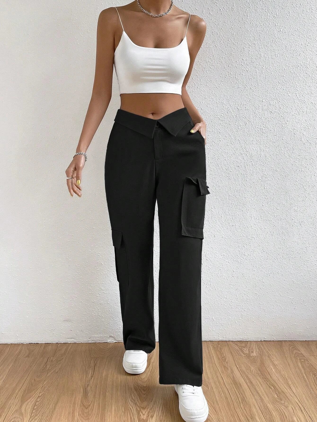Folded Waist Side Flap Pocket Cargo Pants – back view detail