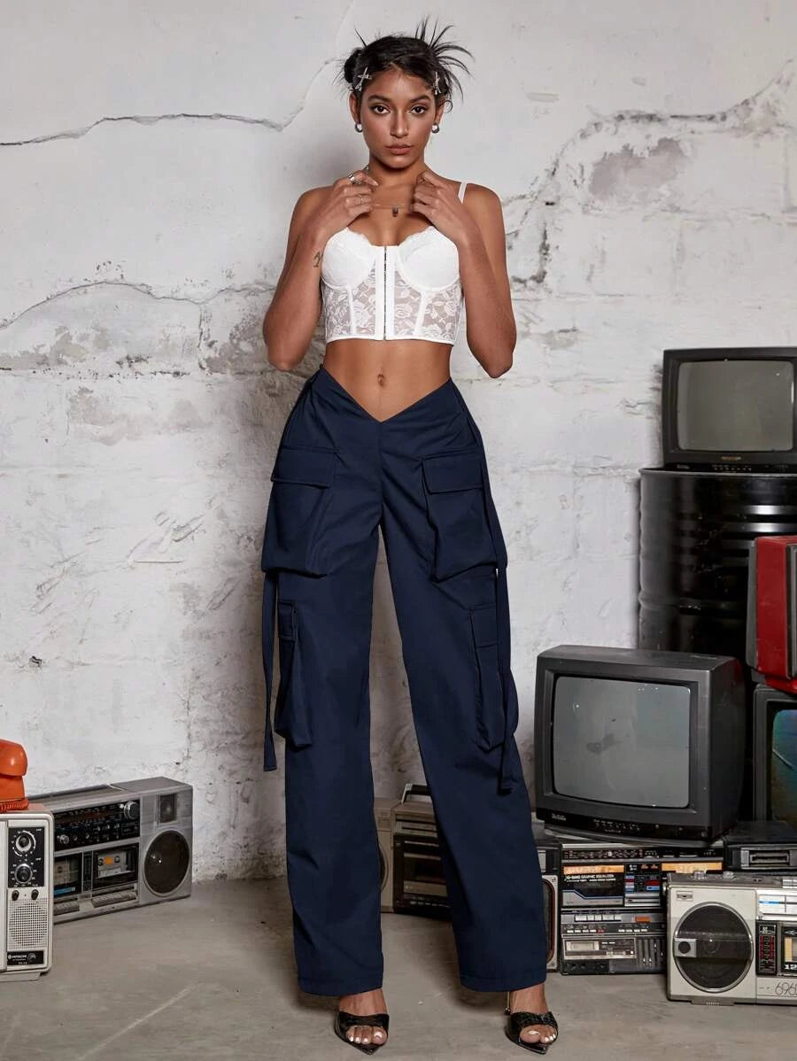 Casual Street Flap Pocket Side Cargo Pants – model wearing view