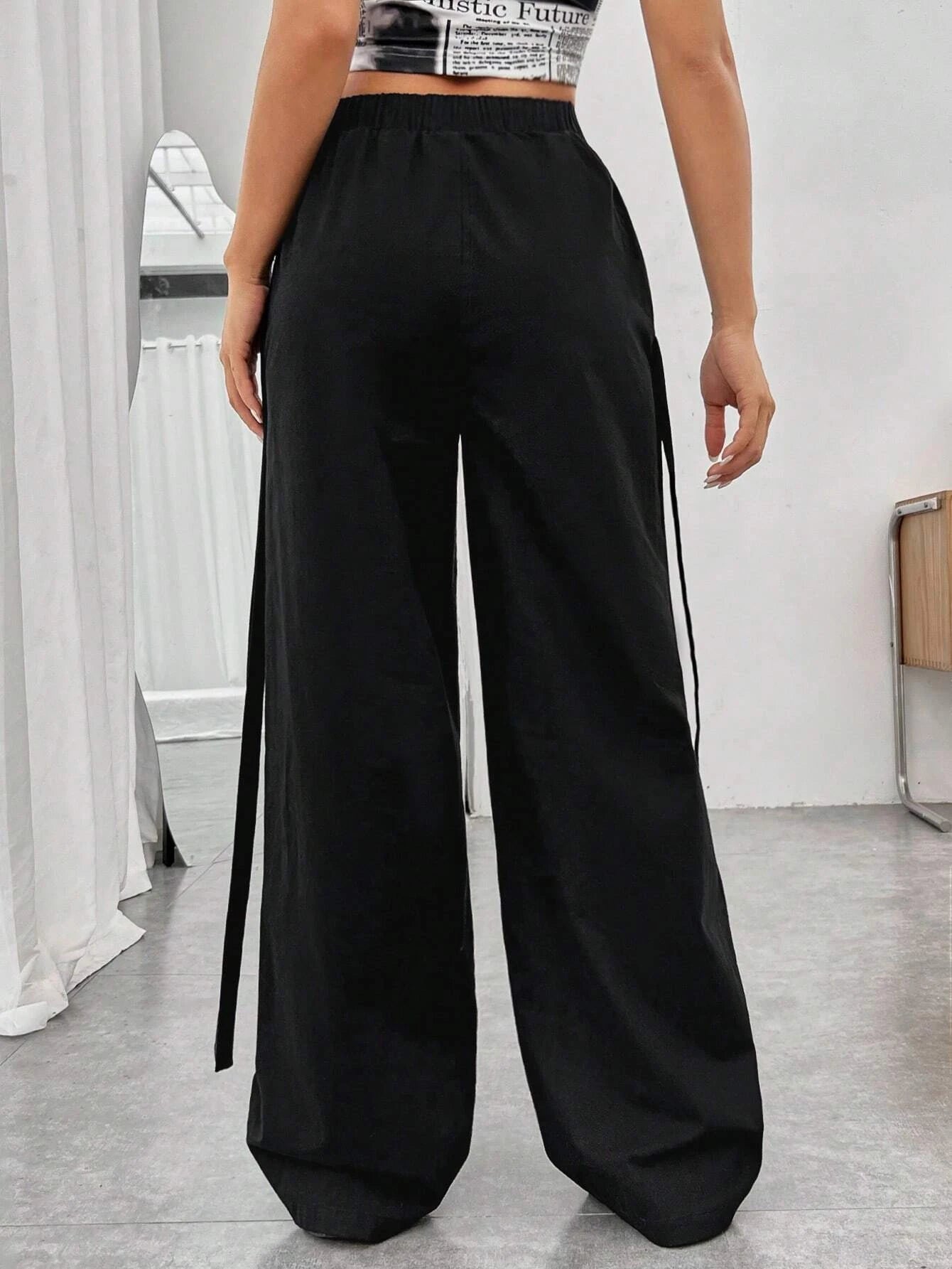 Flap Pocket Solid Cargo Pants – pocket detail close-up