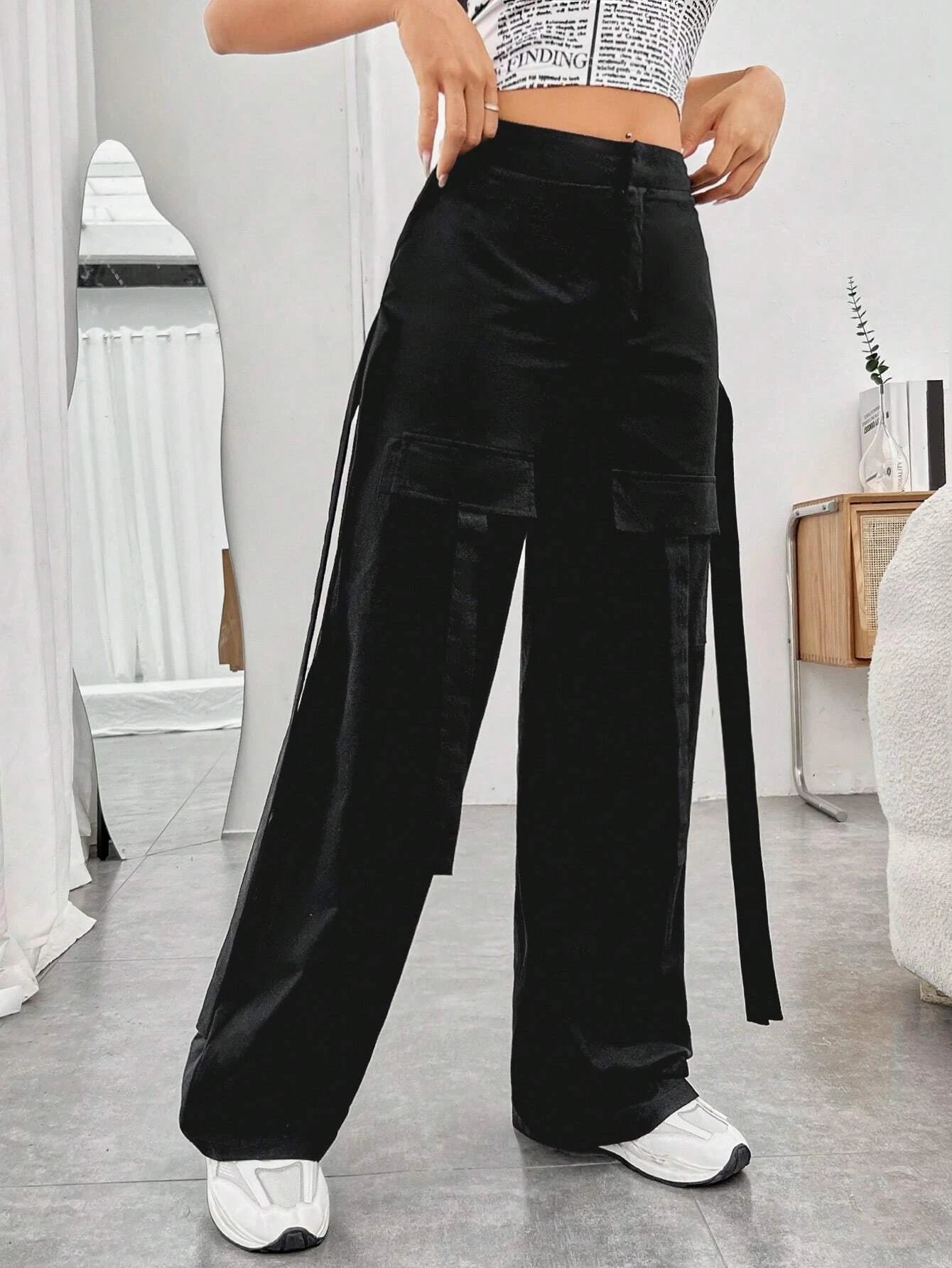 Flap Pocket Solid Cargo Pants – side profile view