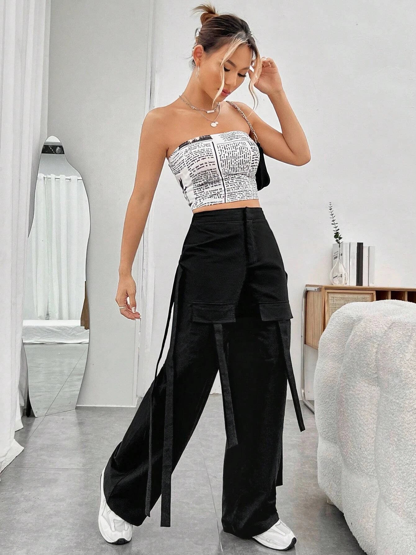 Flap Pocket Solid Cargo Pants – back view detail