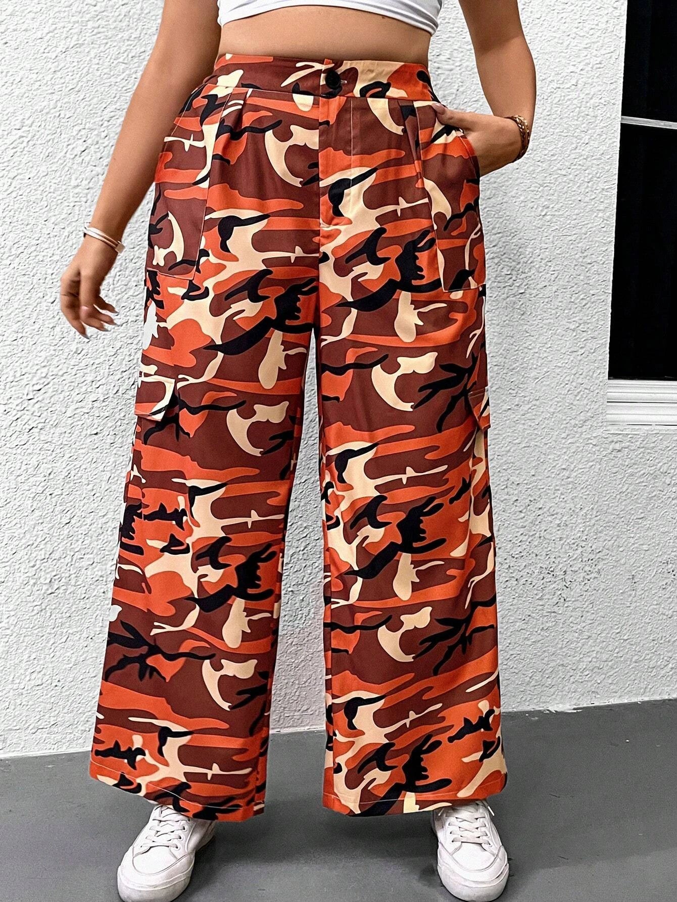 Camo Print Cargo Pants With Pocket Detail – pocket detail close-up