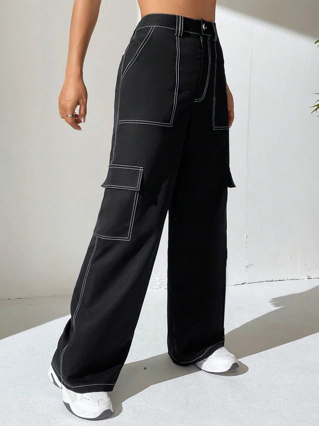 Casual Top Stitching Flap Pocket Side Cargo Pants – back view detail