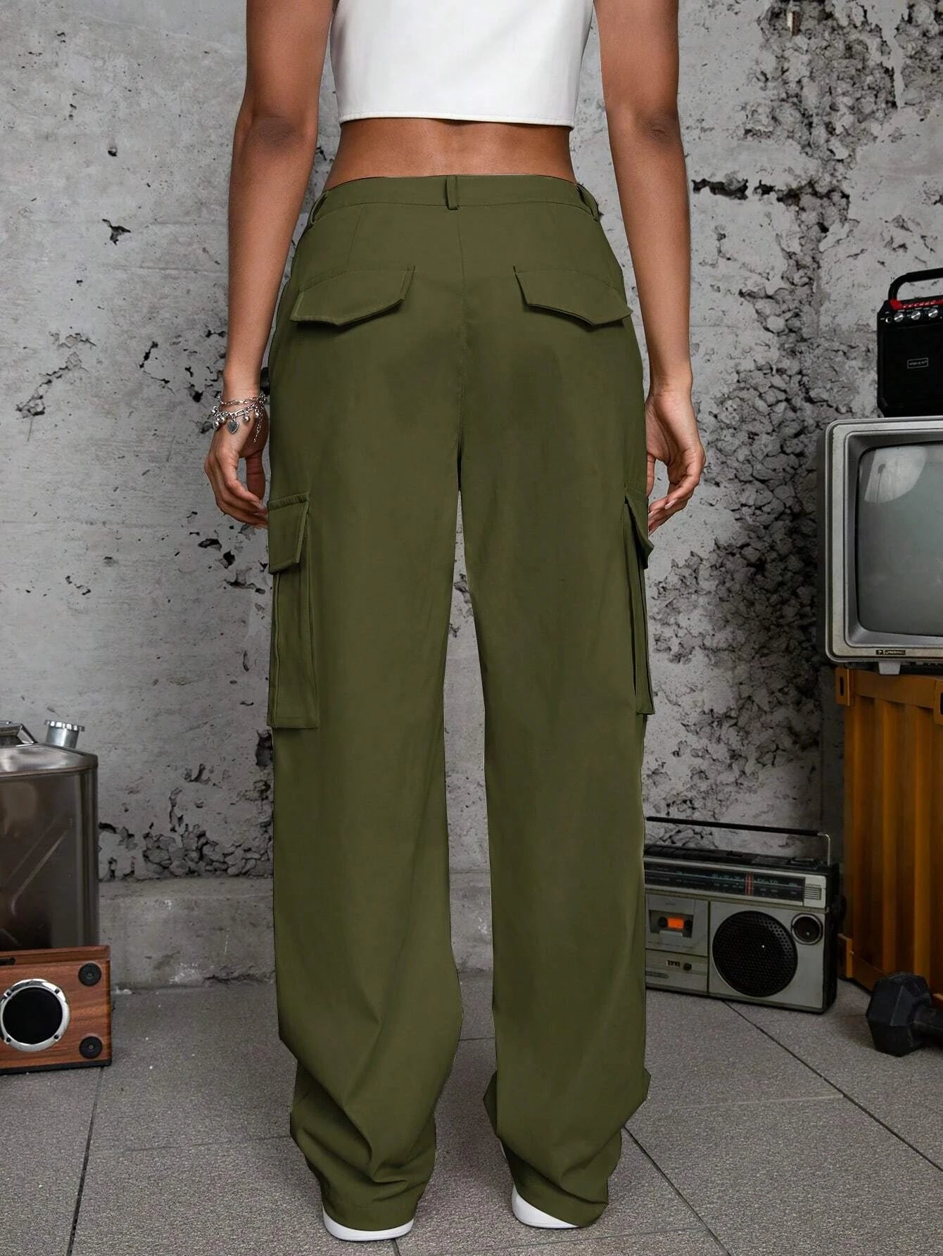 Drawstring Flap Pocket Side Cargo Pants in Black – side profile view