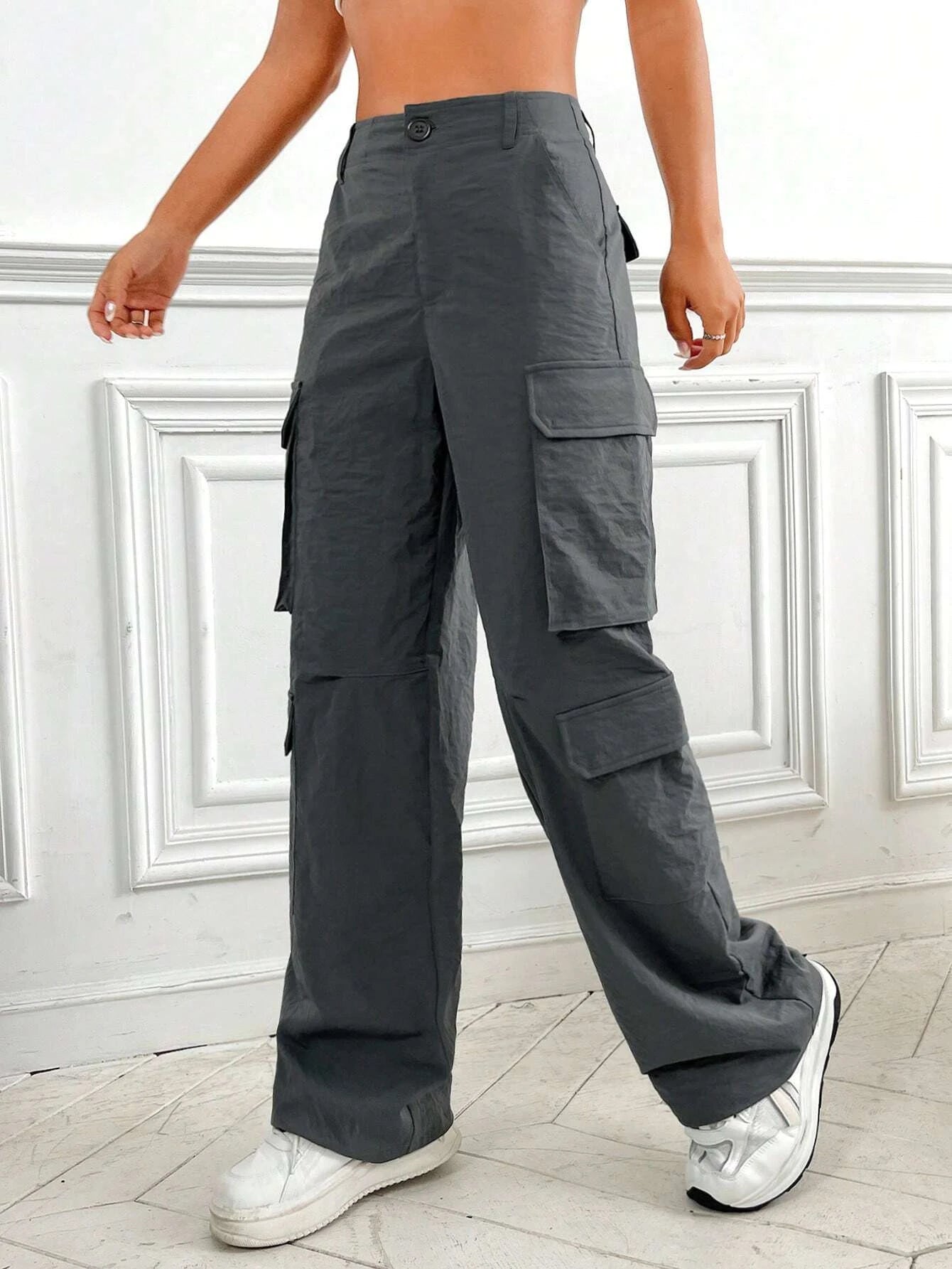 Flap Pocket Non Stretch Cargo Pants – model wearing view