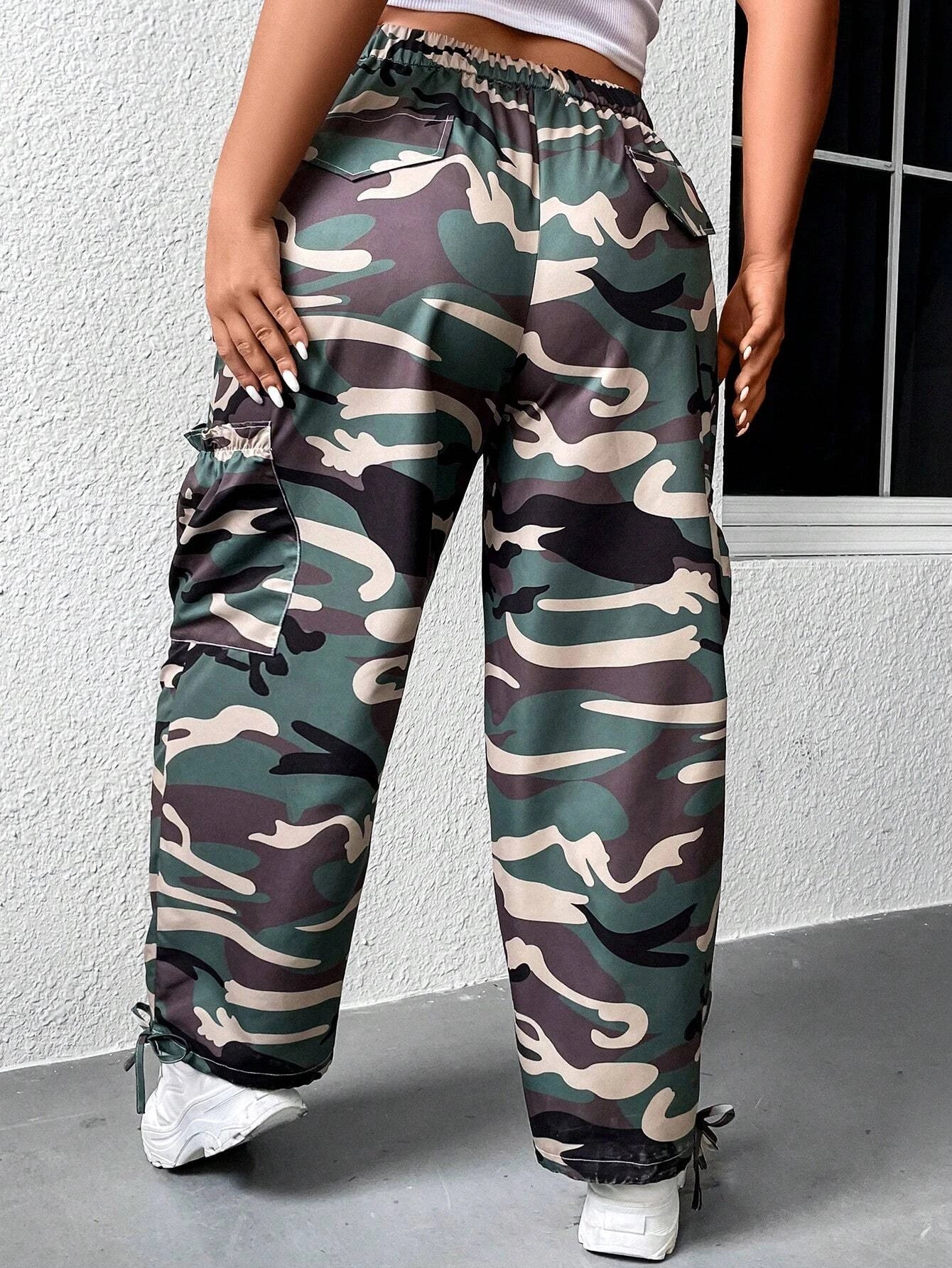 Camo Print Flap Cargo Pants – side profile view