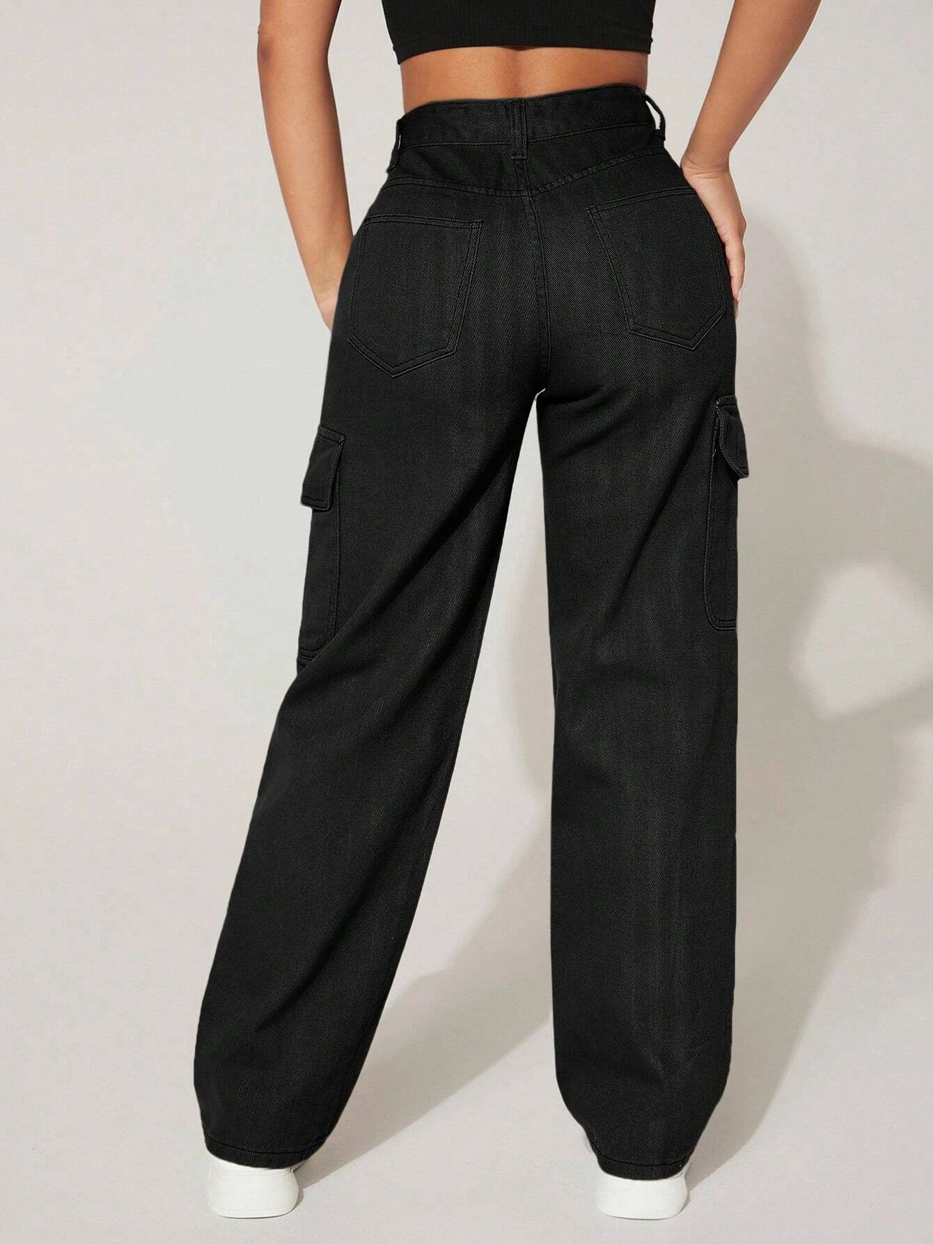 High Waist Functional Flap Pocket Cargo Jeans – waistband detail