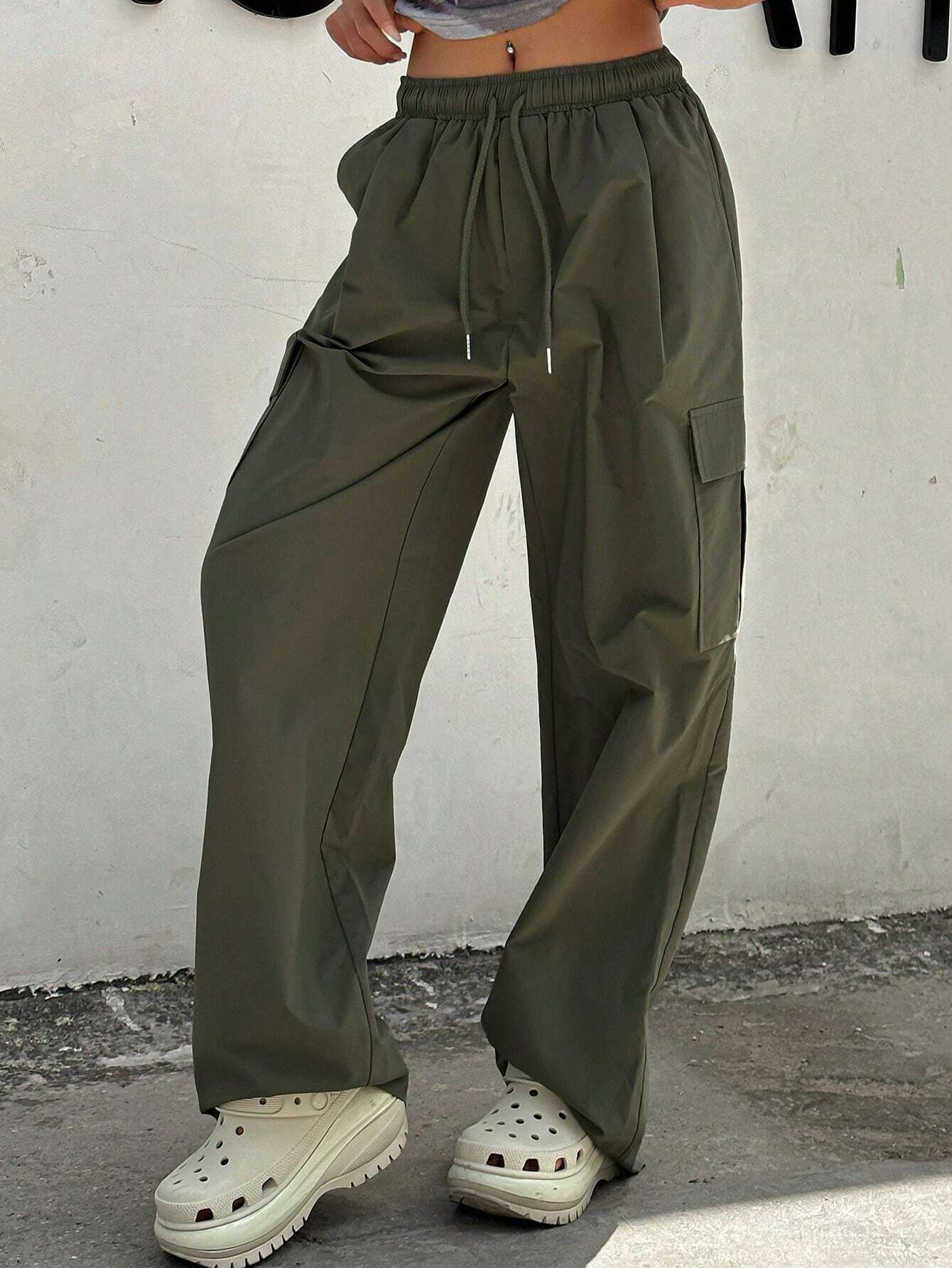 Drawstring Cargo Pant – back view detail
