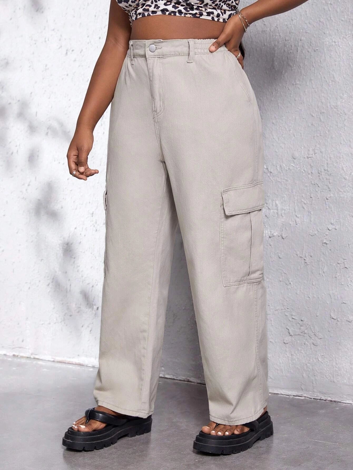 Cargo Flap Side Pocket Pants – back view detail