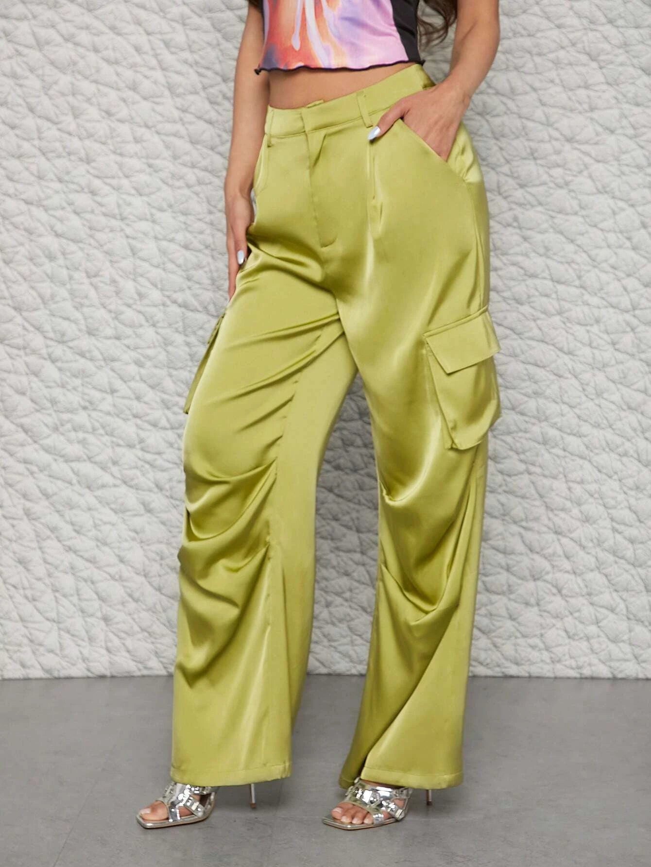 Flap Pocket Side Zipper Cargo Pant – back view detail