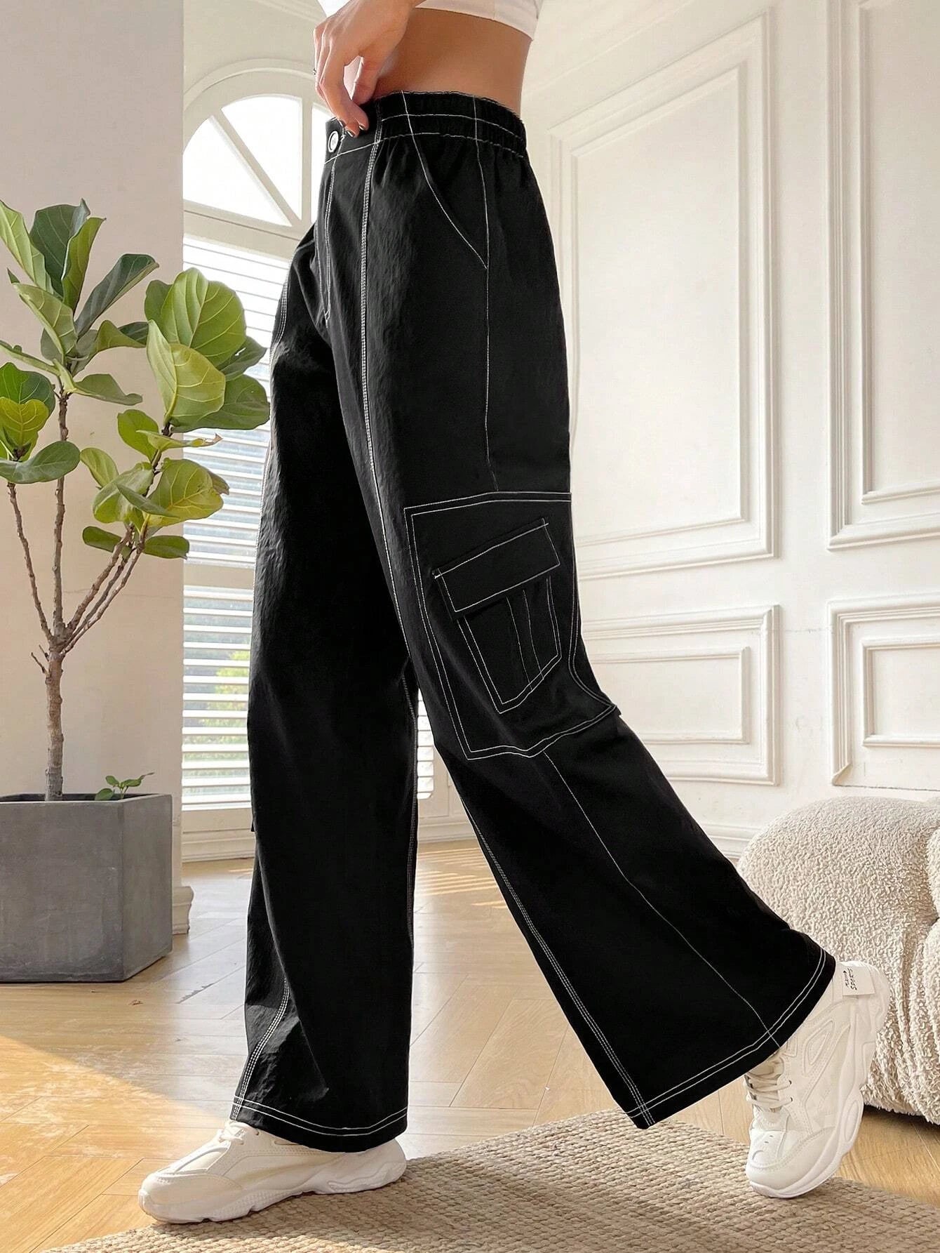 Casual Flap Pocket Cargo Pant – back view detail