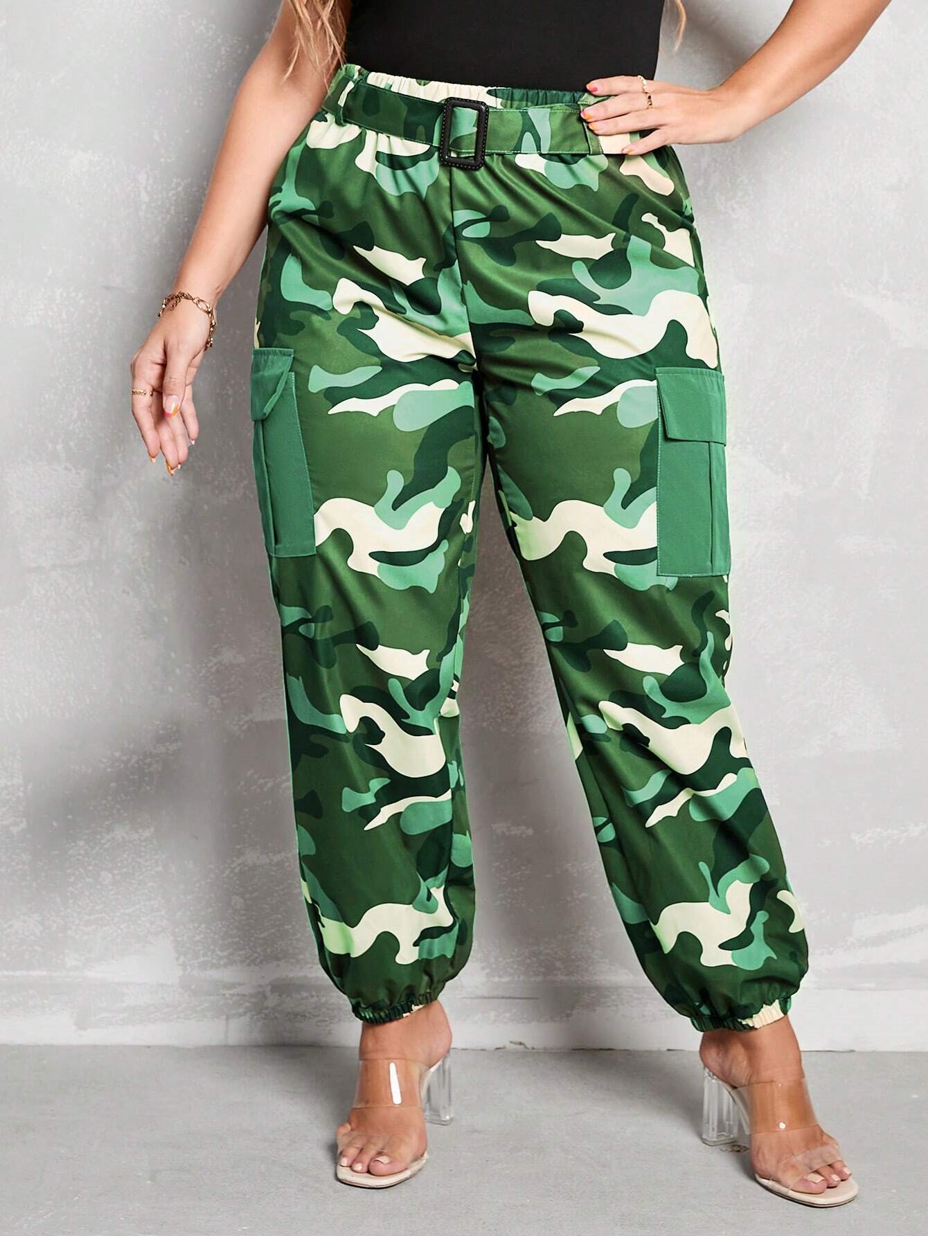 Camo Print Flap Pocket Cargo Pants – fabric detail close-up