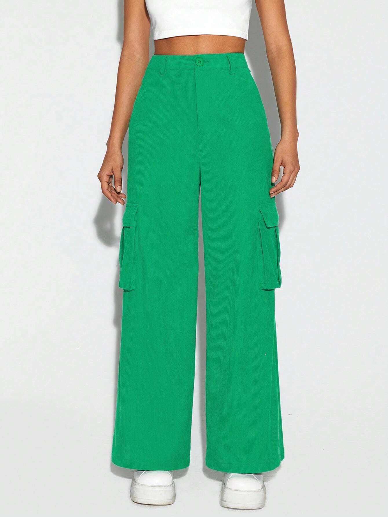 Pants With Functional Flap Pocket Sides – side profile view