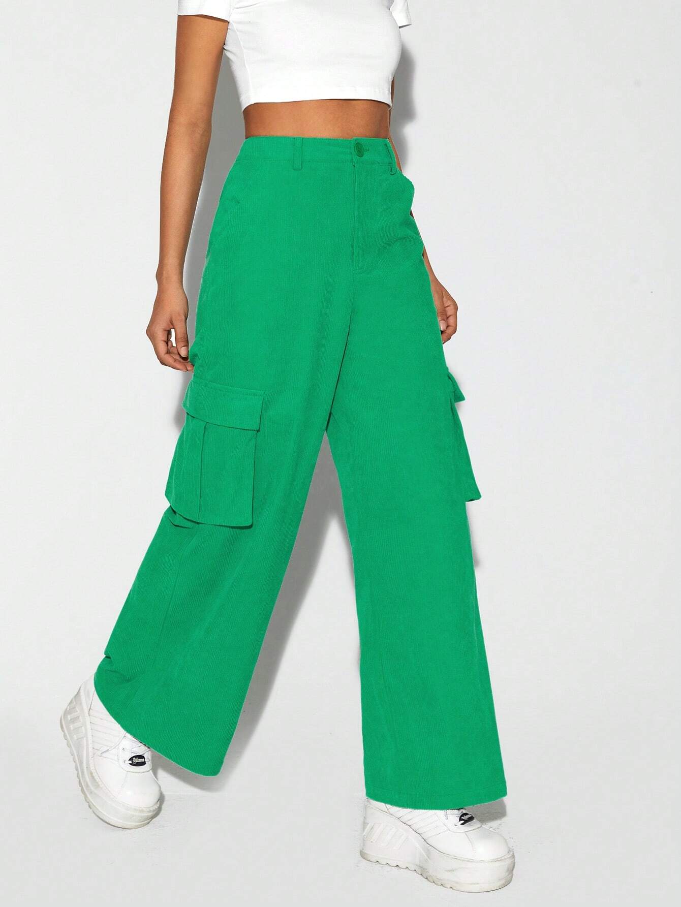 Pants With Functional Flap Pocket Sides – women's cargo pants front view