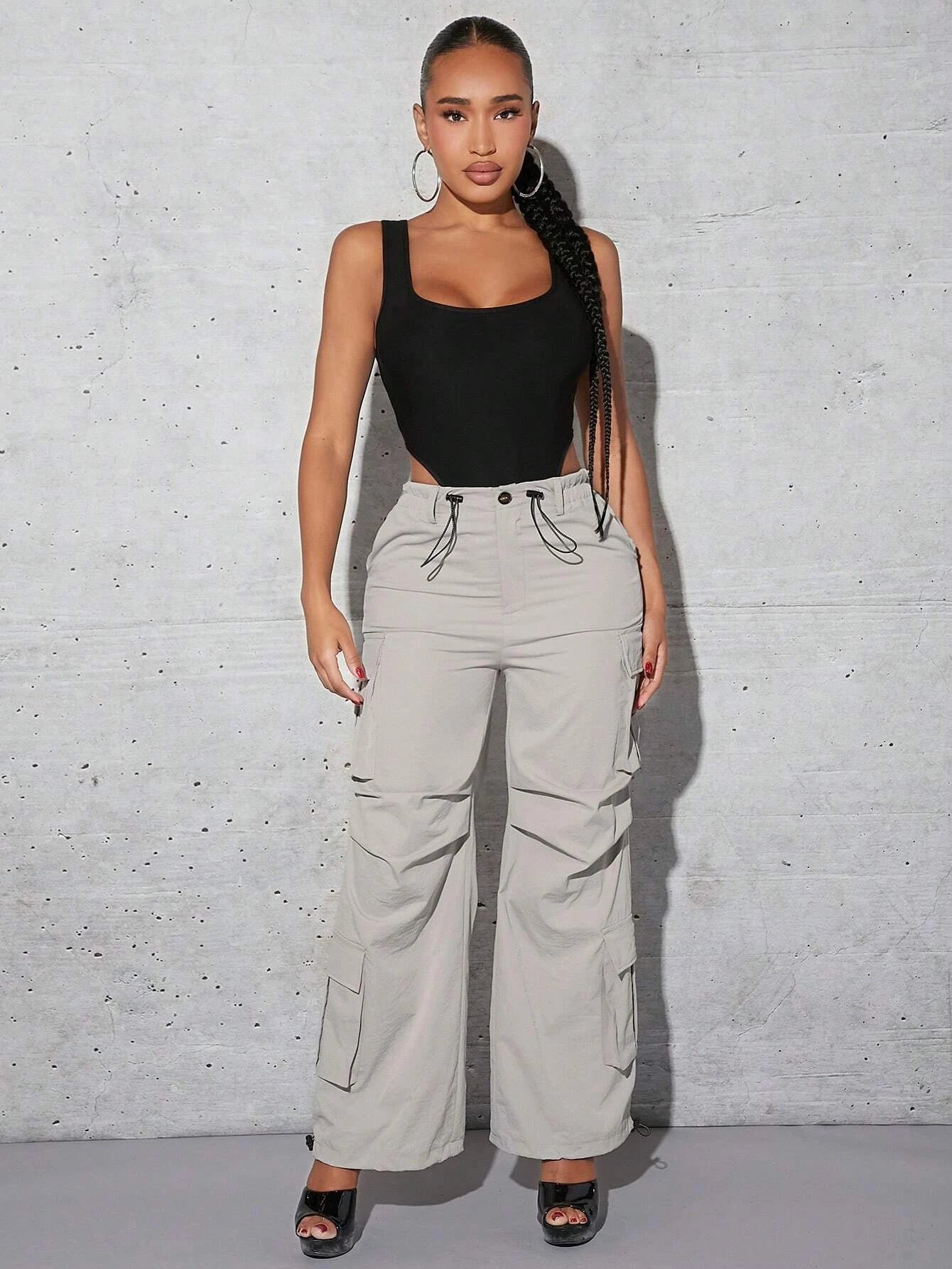 Drawstring Flap Pocket Cargo Pant – back view detail
