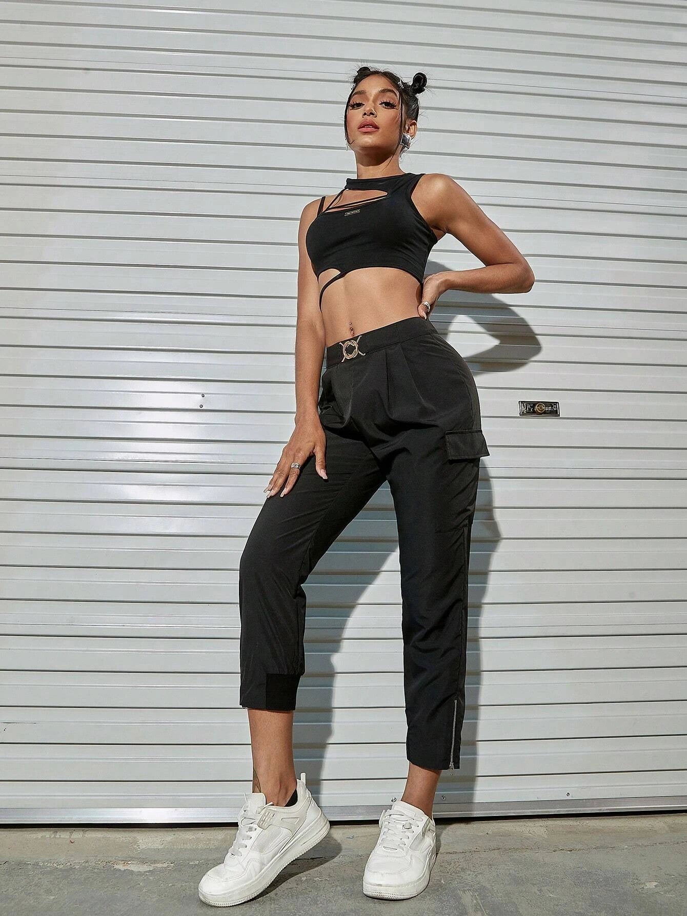 Solid Color Flap Pocket Side Buckle Cargo Pants – pocket detail close-up