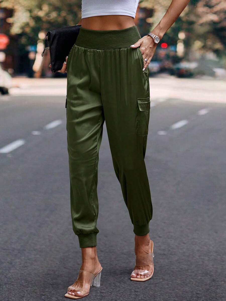 Solid Flap Pocket Side Pocket Cargo Pants – full length outfit view