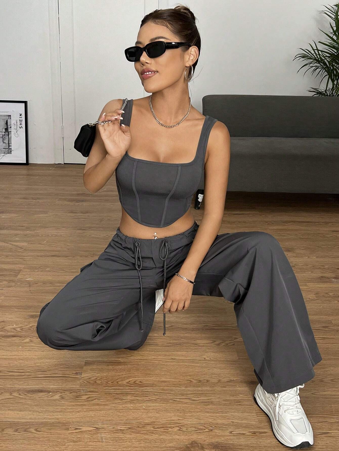 Crop Tank Top And Pocket Cargo Pants – waistband detail