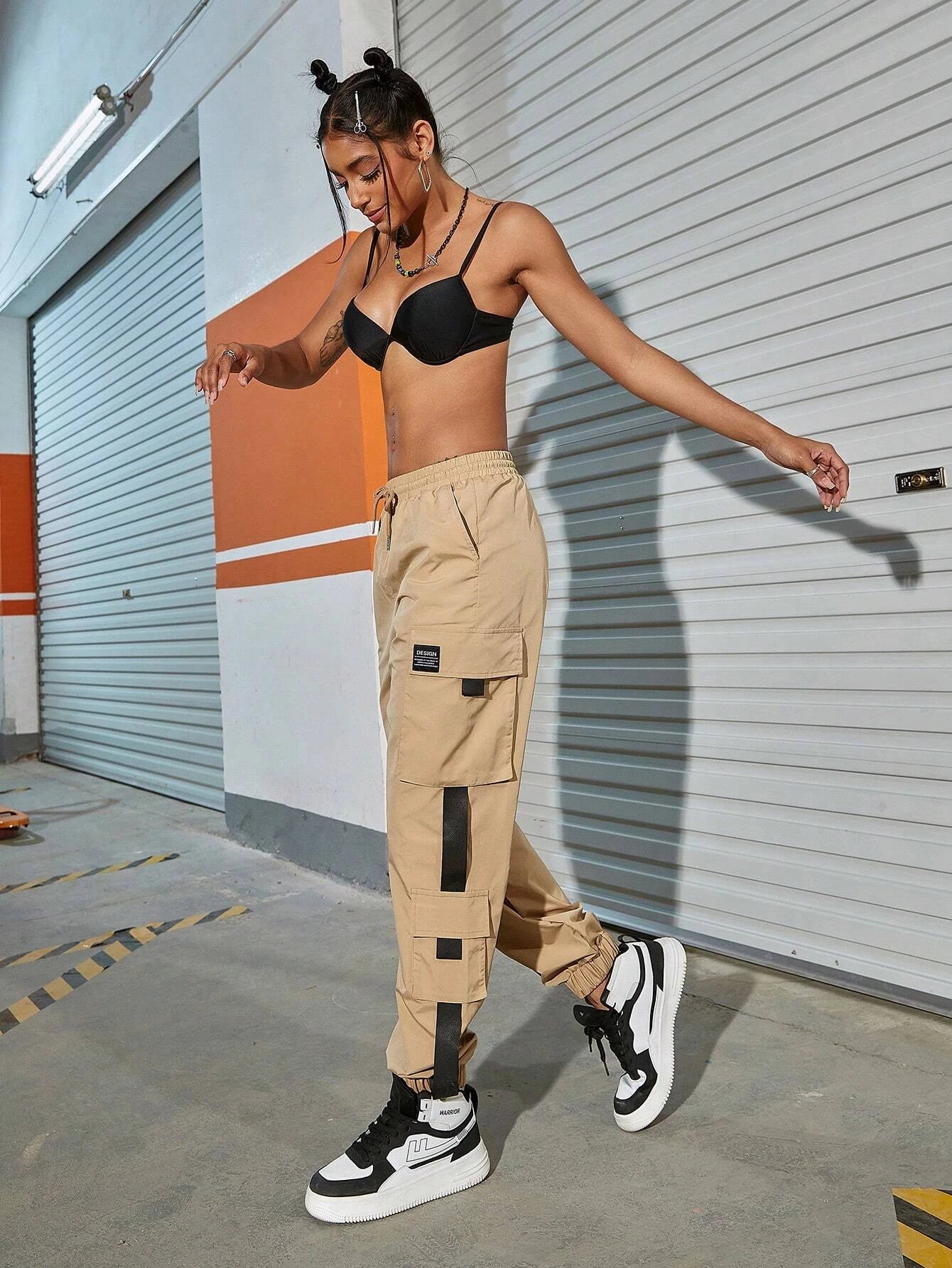 Drawstring Waist Patch Detail Cargo Pant – model wearing view
