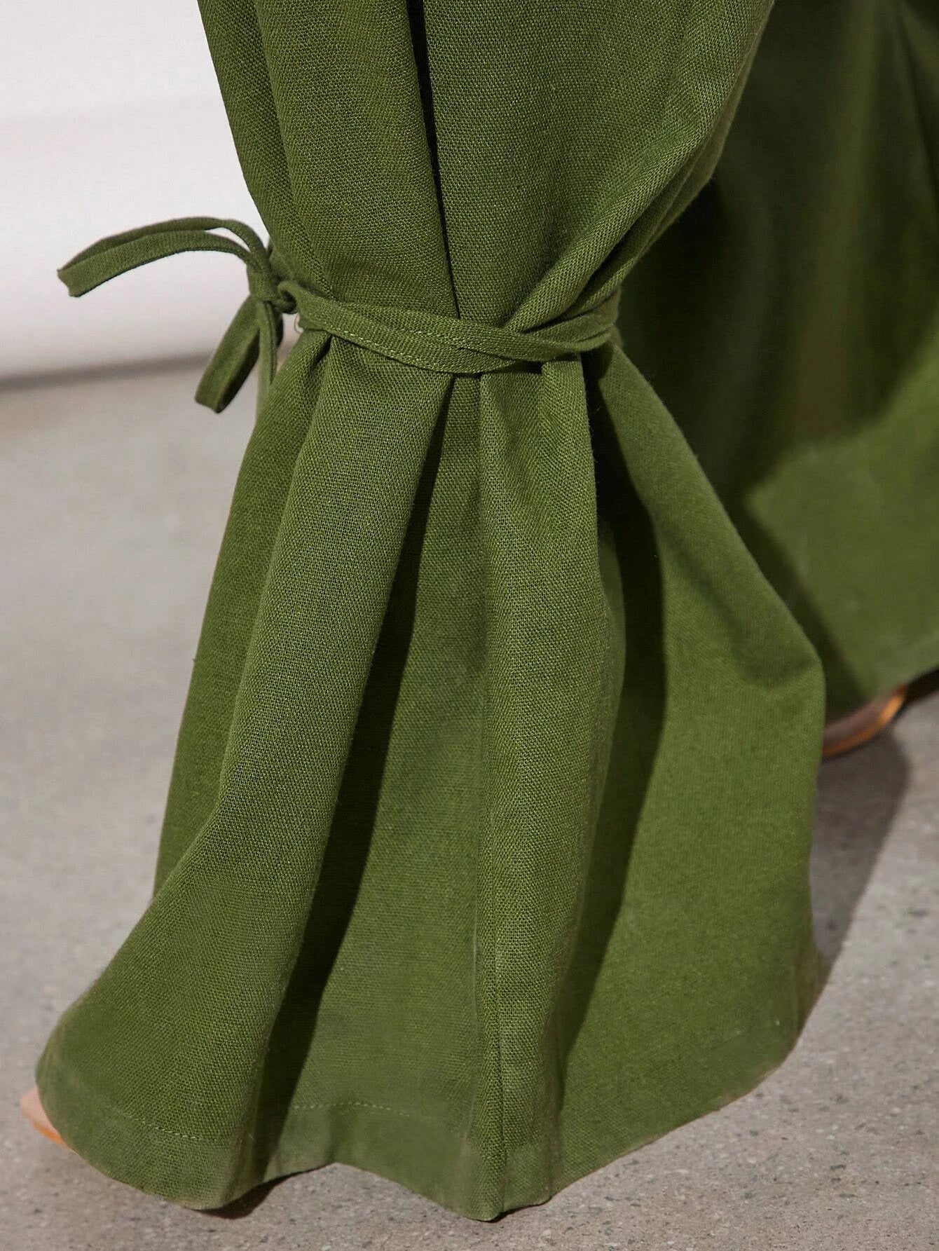 Drawstring Flap Pocket Side Cargo Pants Style 1 – pocket detail close-up