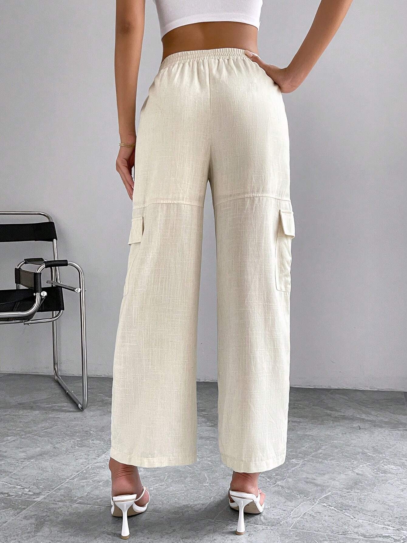 Loose Fit High Waist Pants – back view detail