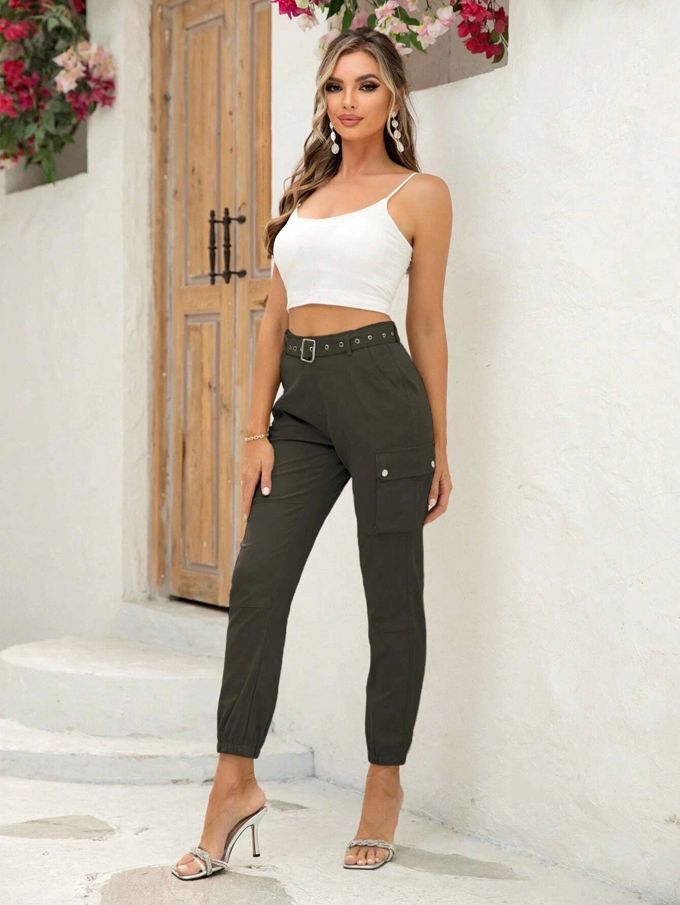 Regular Fit Cargo Pants – lifestyle view 12