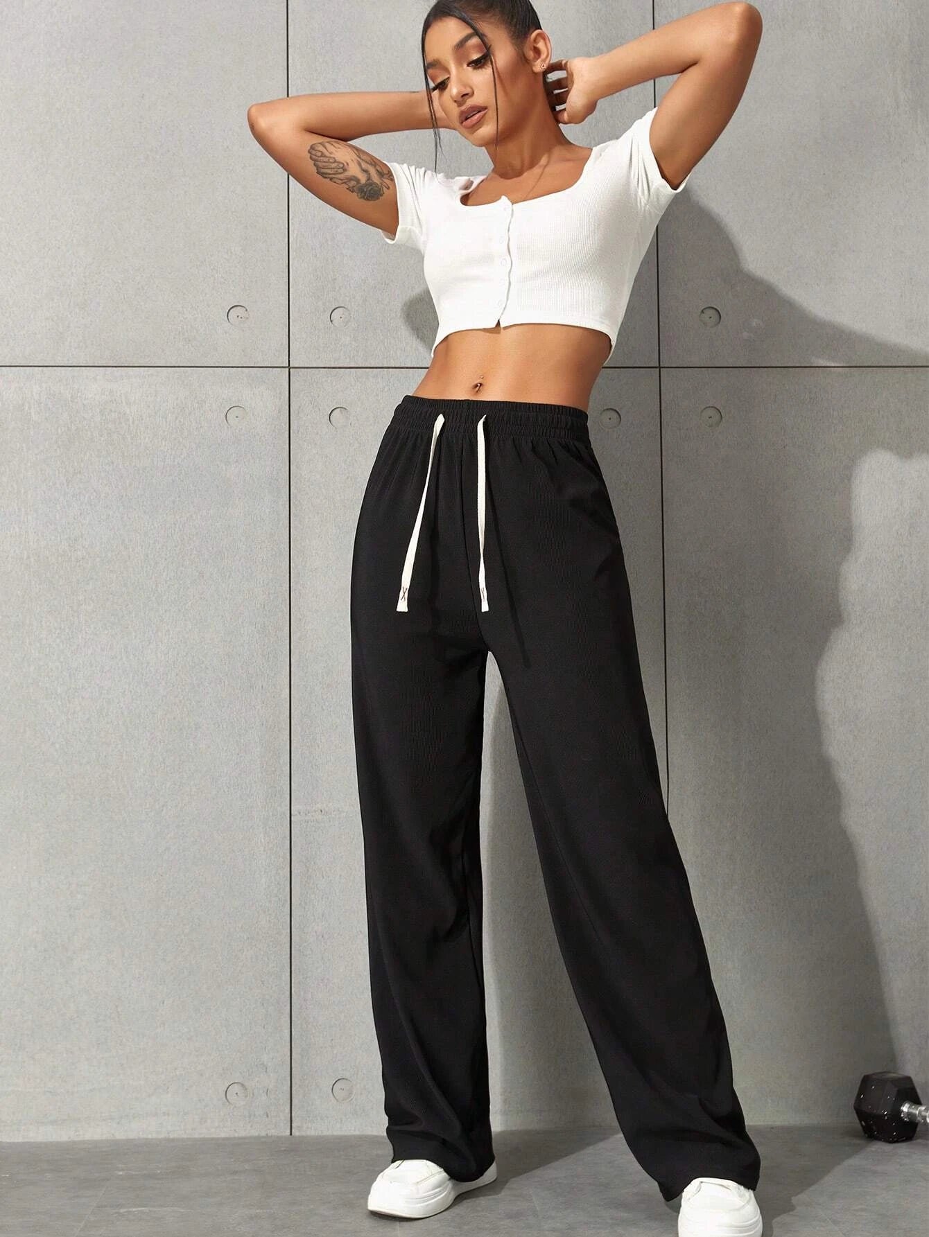 Drawstring Waist Flap Pocket Wide Leg Cargo Pants – side profile view