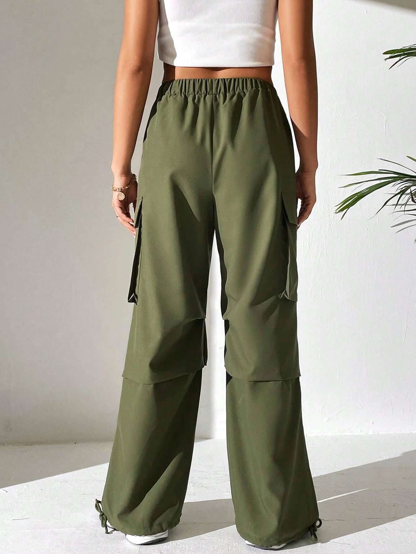 Casual Flap Pocket Side Plain Cargo Pants Style 1 – back view detail