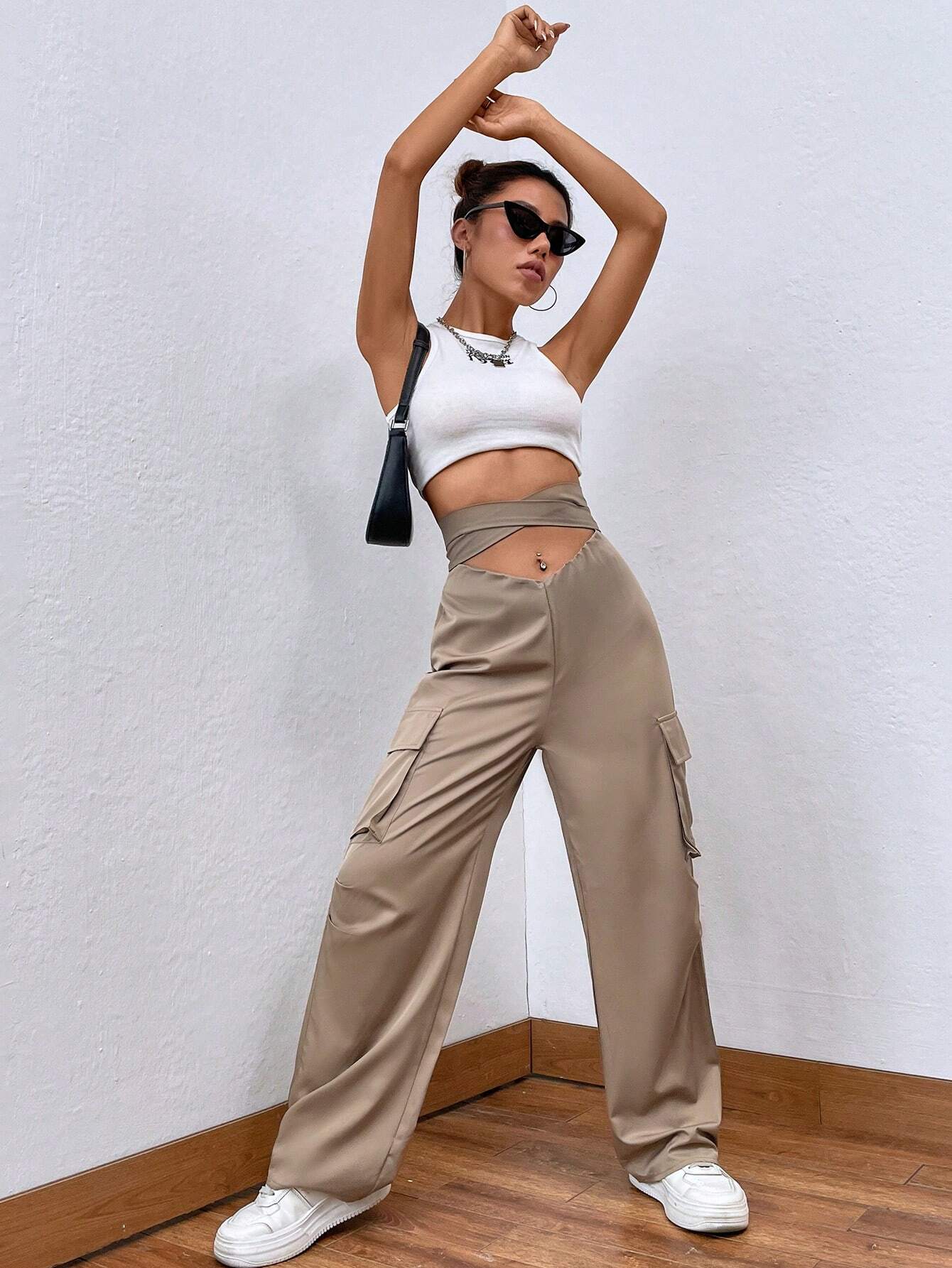 Criss Cross Flap Pocket Side Cargo Pants – waistband detail