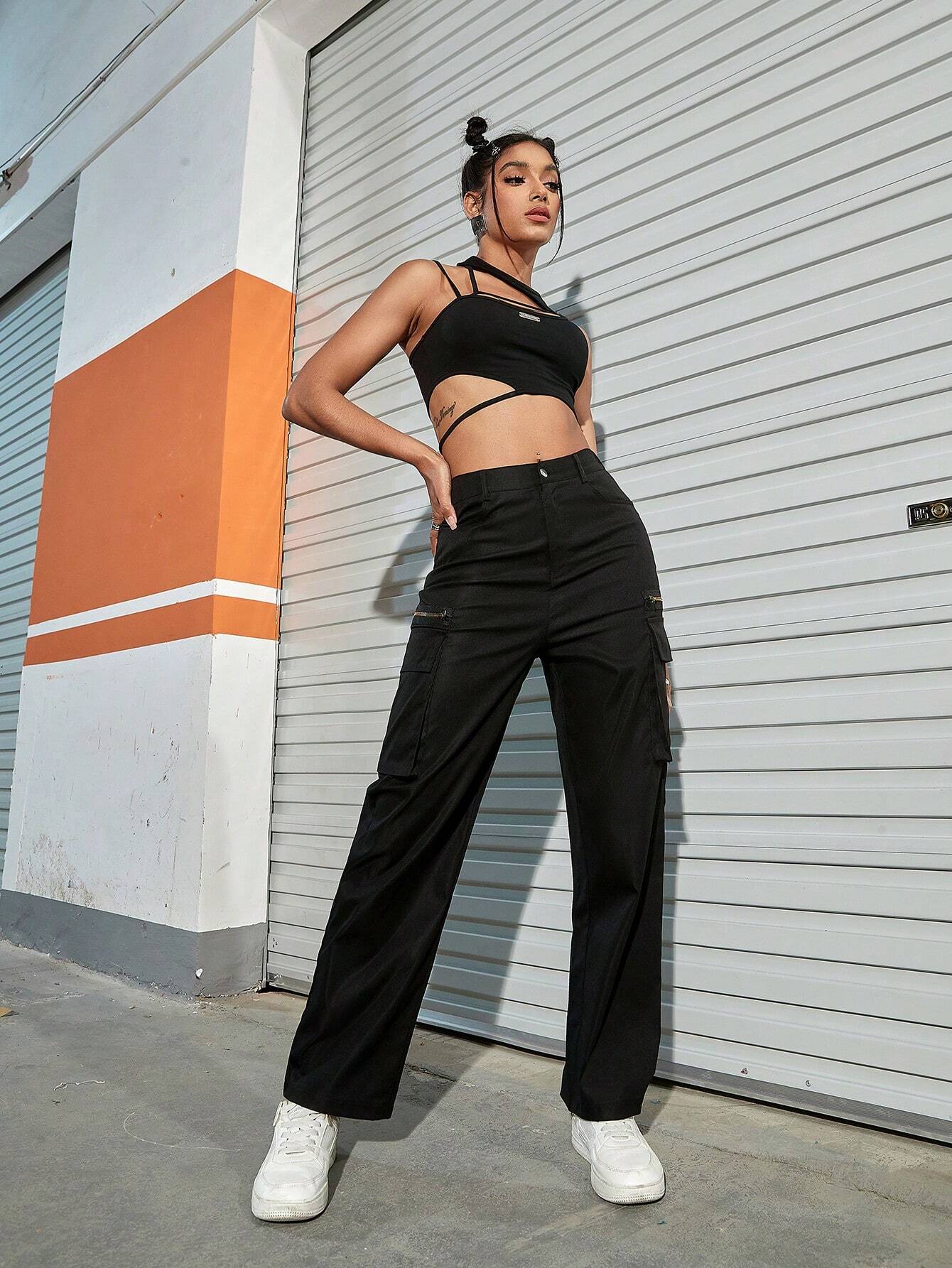 Zip Detail Flap Pocket Side Cargo Pant – pocket detail close-up