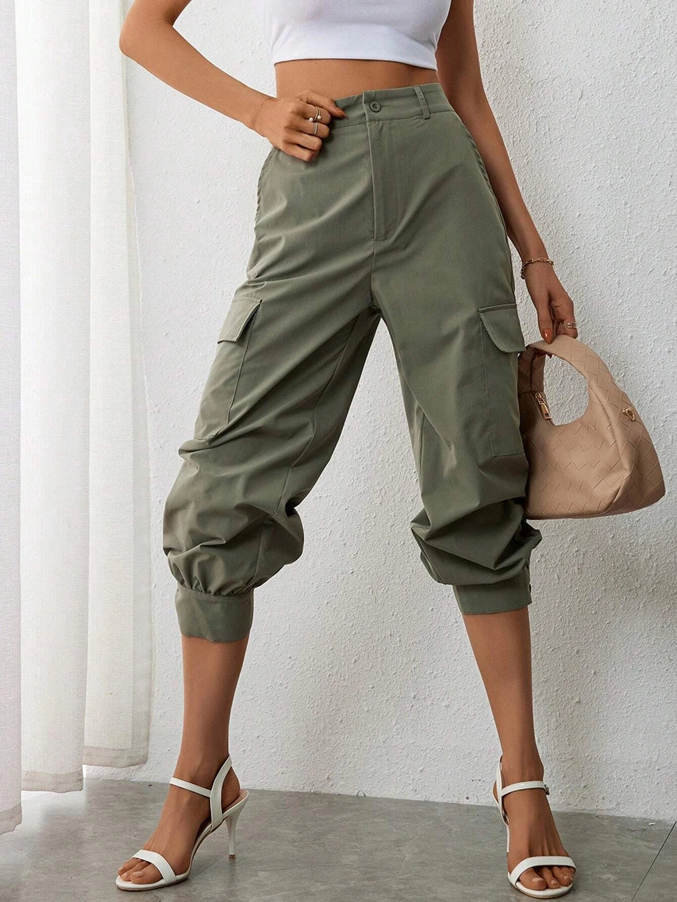 Flap Pocket Side Cargo Pants Style 4 – pocket detail close-up